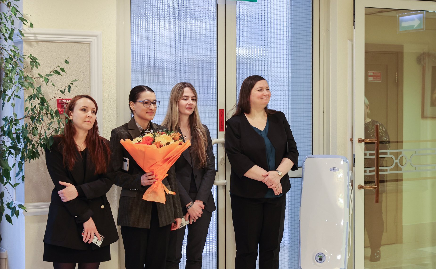 Ольга Епифанова открыла в Совете Федерации выставку живописи Петра Кочанова «За Святую Русь помолюсь…»