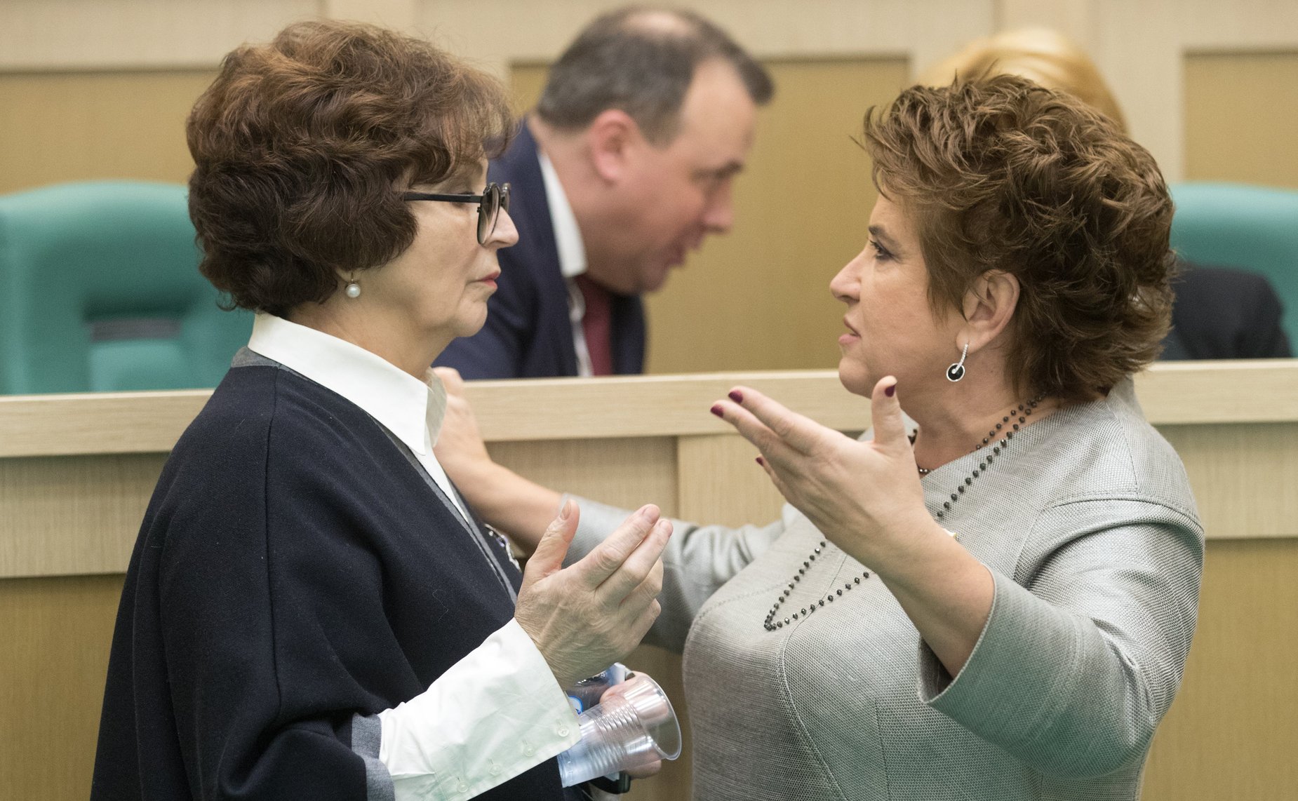 Е. Лахова и Л. Глебова