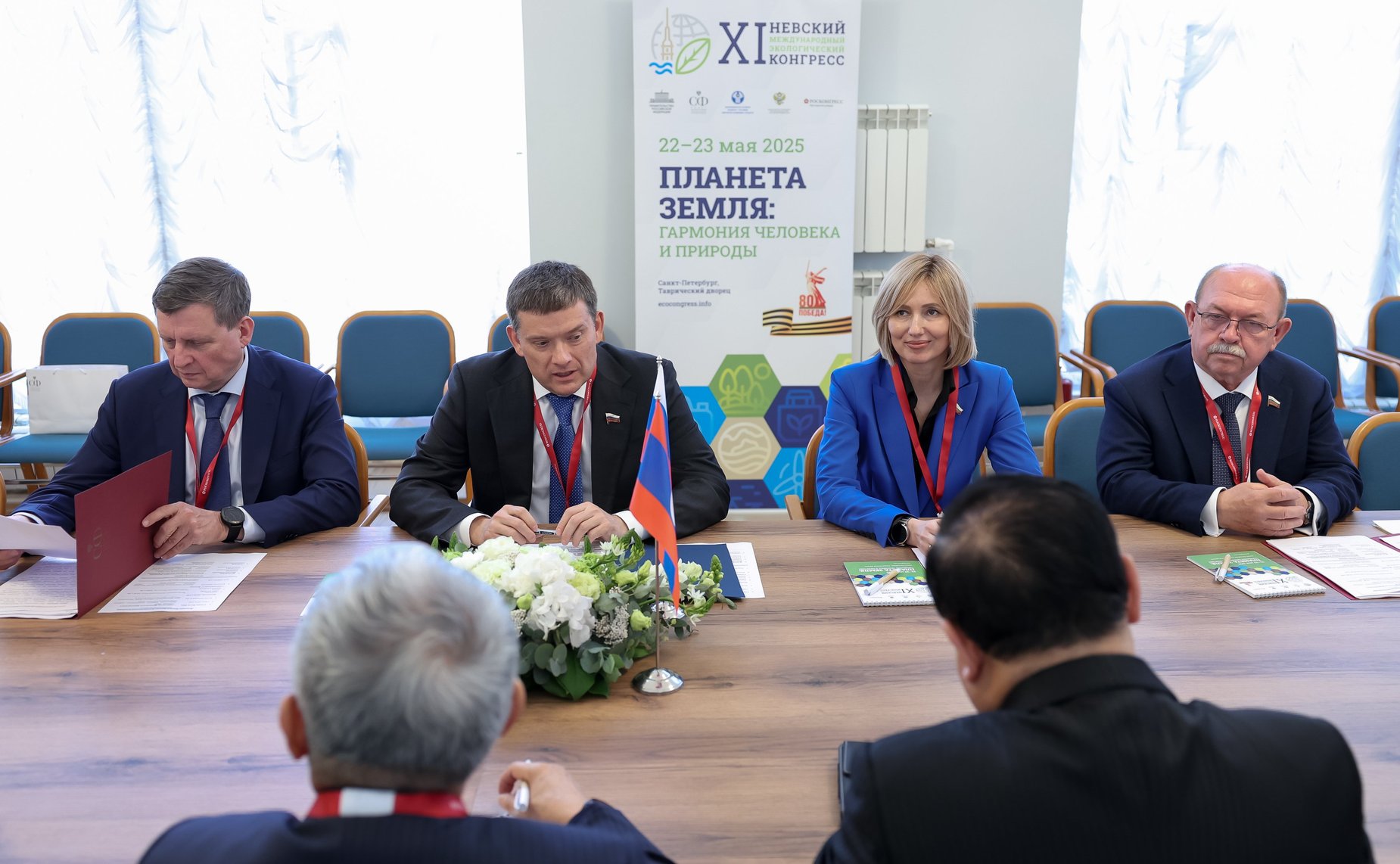 Встреча заместителя Председателя СФ Николая Журавлева с заместителем Председателя Национального собрания Лаосской Народно-Демократической Республики