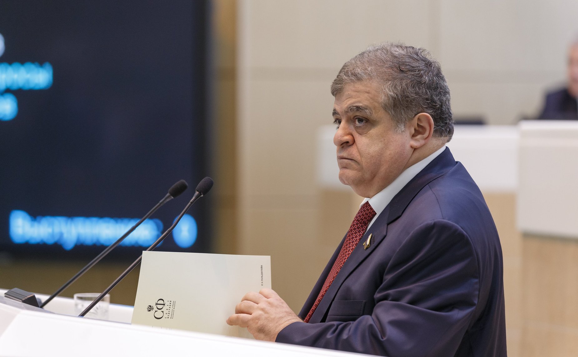 В. Джабаров на 391-м заседании Совета Федерации