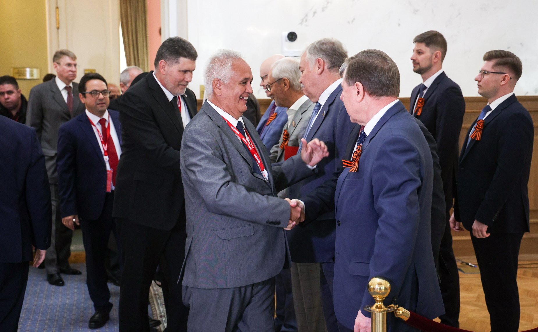 Председатель Совета Федерации Валентина Матвиенко, Президент Кубы Мигель Марио Диас-Канель и Председатель Московской городской Думы Алексей Шапошников открыли фотовыставку, посвящённую 65-летию восстановления российско-кубинских дипломатических отношений