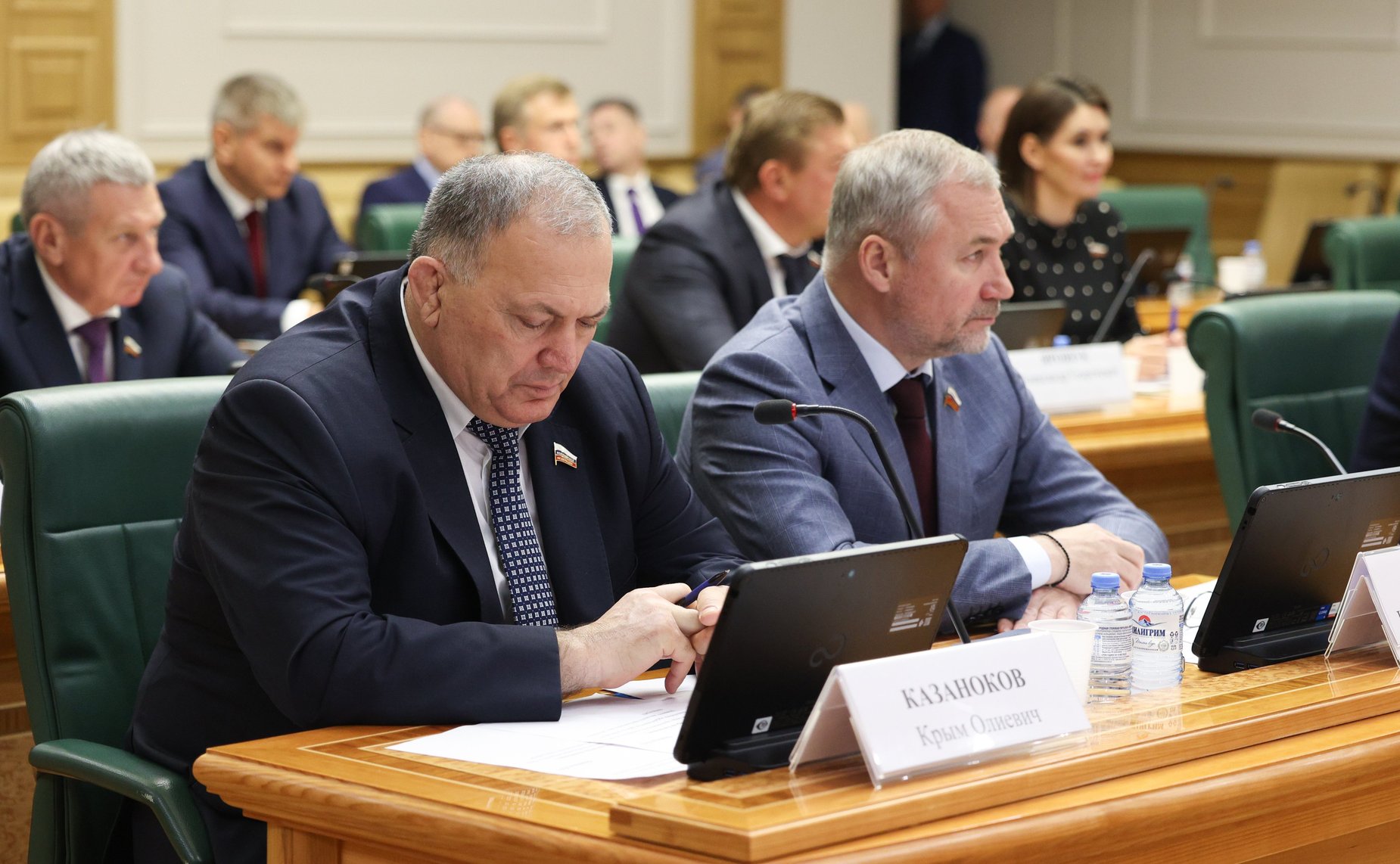 На заседании Комитета СФ по обороне и безопасности проведены консультации по предложенной Президентом РФ кандидатуре на должность Министра обороны