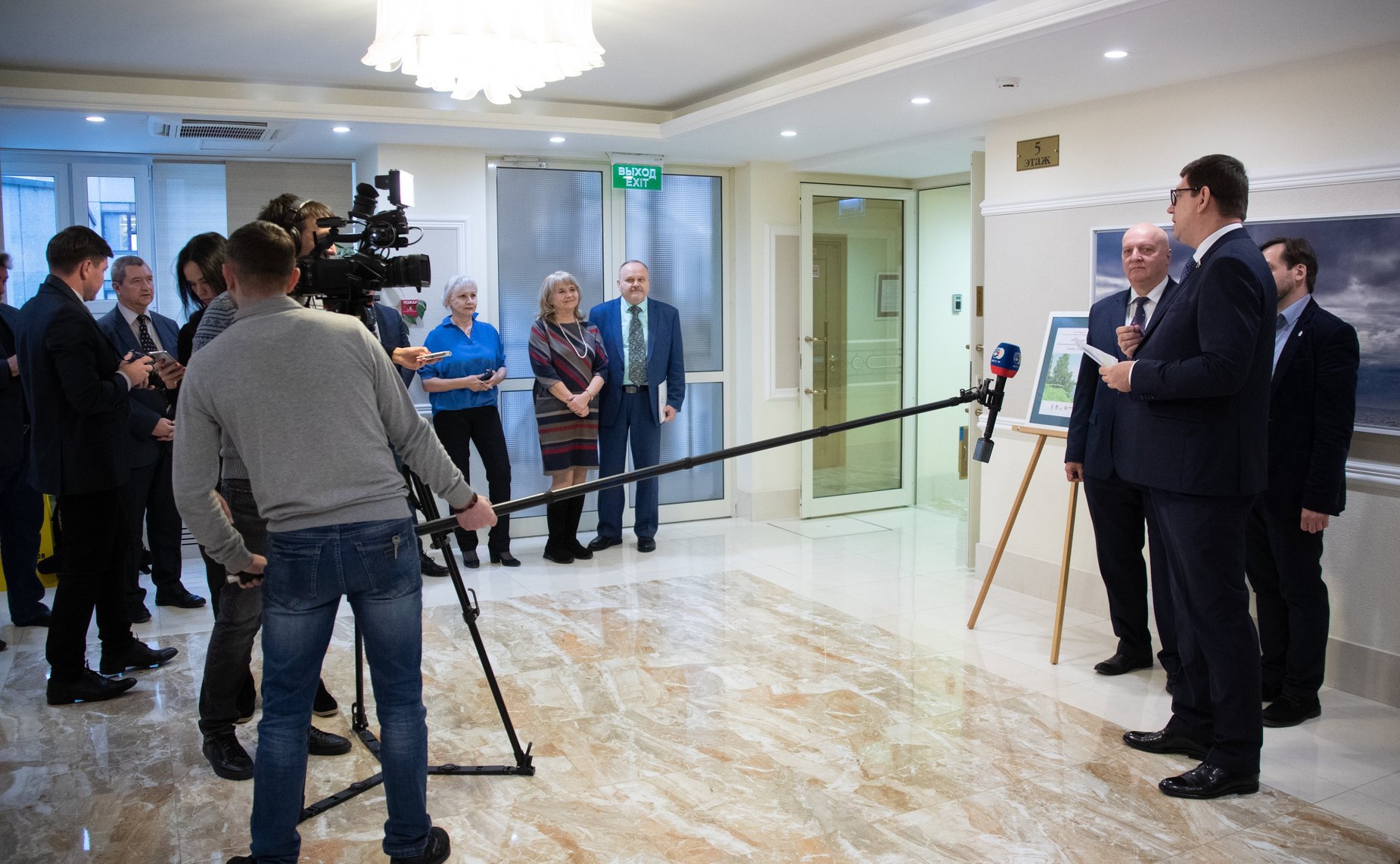 Открытие в Совете Федерации выставки живописи А. Буртасенкова «Моя Россия»