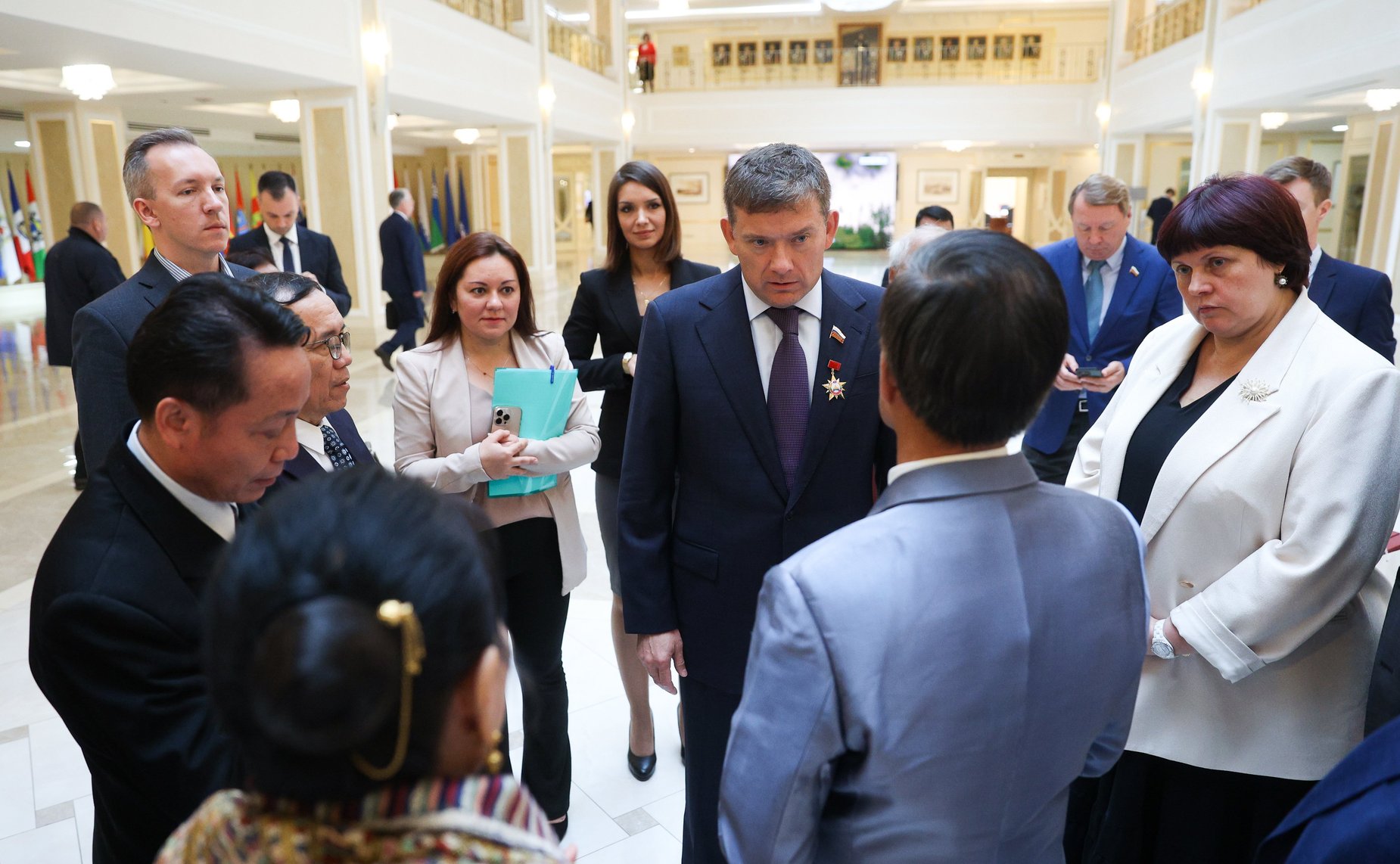 Встреча Николая Журавлева с членом Политбюро Народно-революционной партии Лаоса, Председателем Центрального комитета Лаосского фронта национального развития