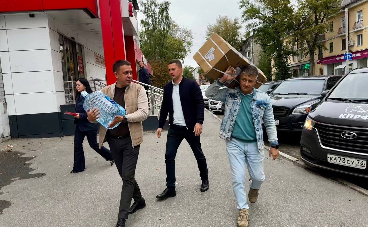 Айрат Гибатдинов вместе с волонтерами благотворительного фонда «За Победу» провел акцию в честь Международного дня благотворительности