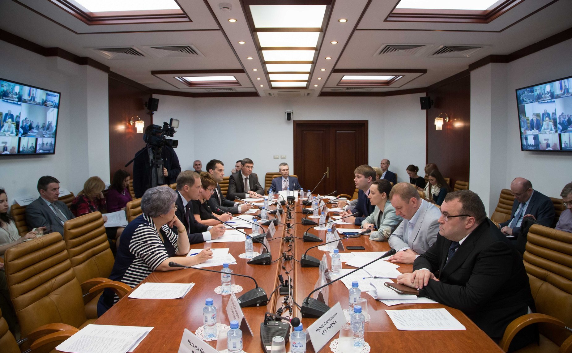 Видеоконференция по подготовке к рассмотрению в СФ проекта федеральных законов о государственном контроле (надзоре) и муниципальном контроле в РФ