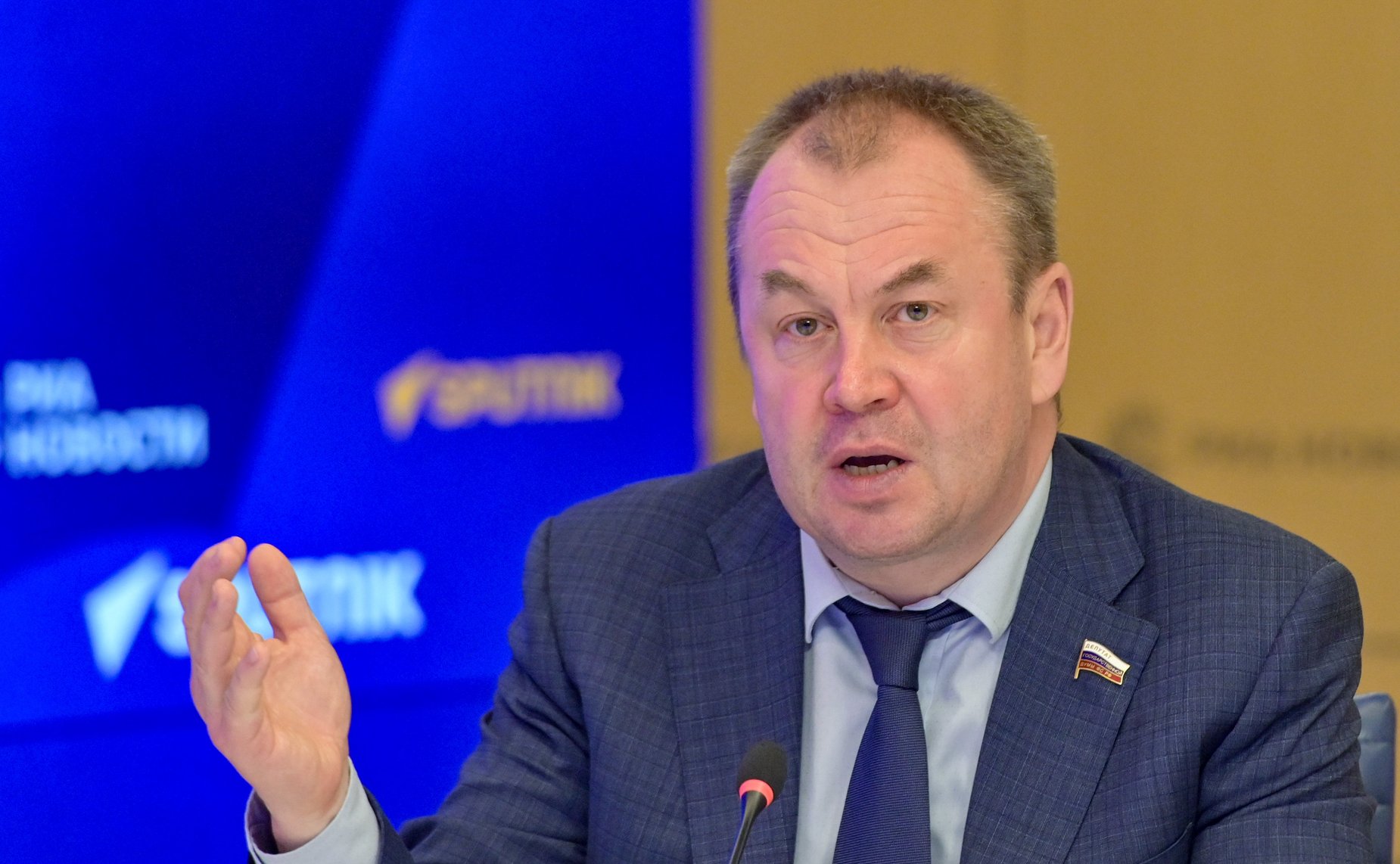 В пресс-центре МИА «Россия сегодня» прошла пресс-конференция по представленному докладу Международного общественного трибунала по преступлениям украинских неонацистов «Пытки российских военнослужащих: свидетельства освобожденных из украинского плена»