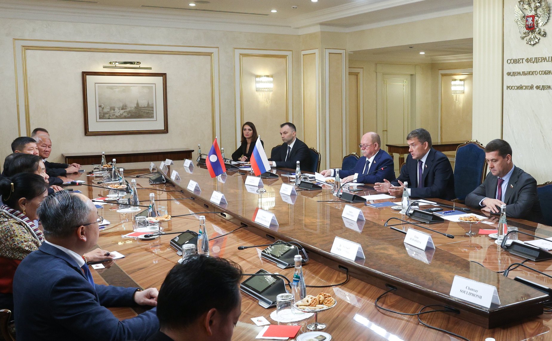 Встреча Николая Журавлева с членом Политбюро Народно-революционной партии Лаоса, Председателем Центрального комитета Лаосского фронта национального развития