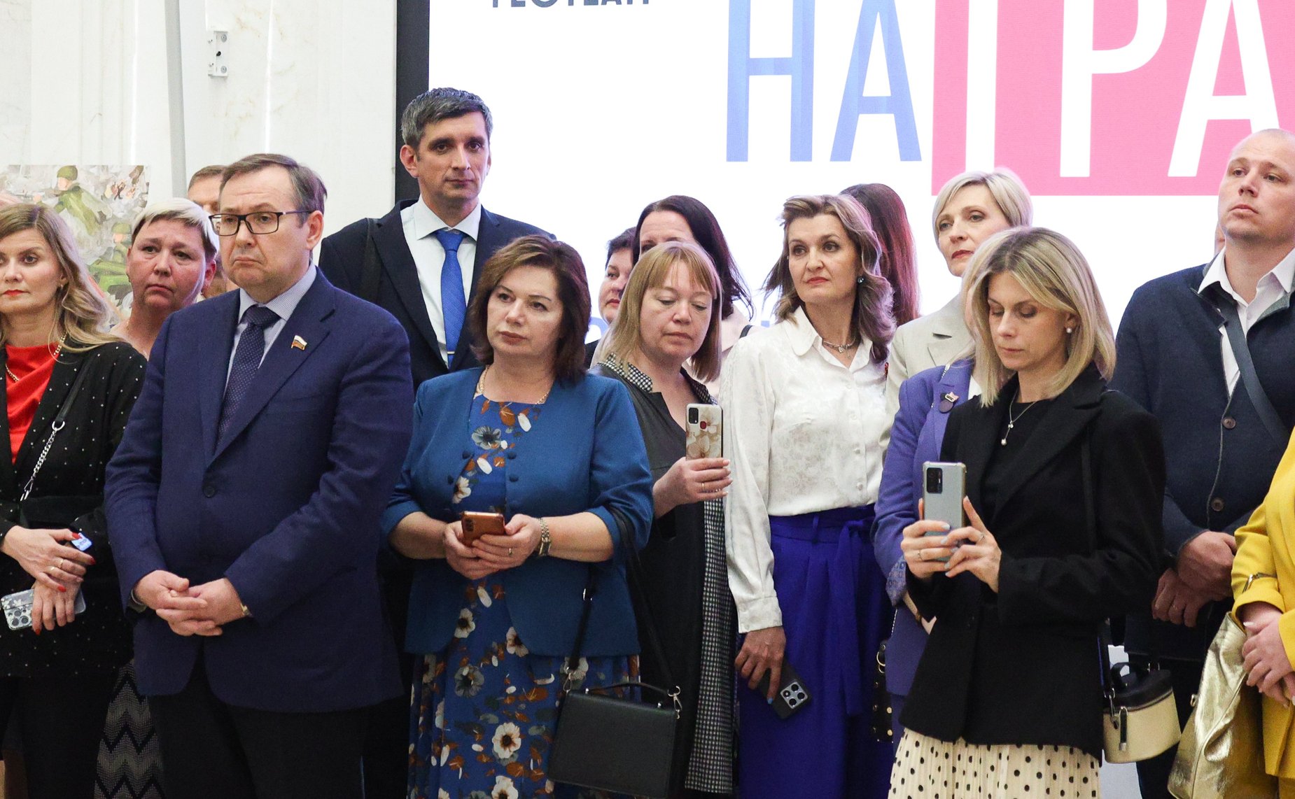 Лилия Гумерова и Дмитрий Василенко открыли в верхней палате выставку детского рисунка «Жизнь, делённая на граммы»