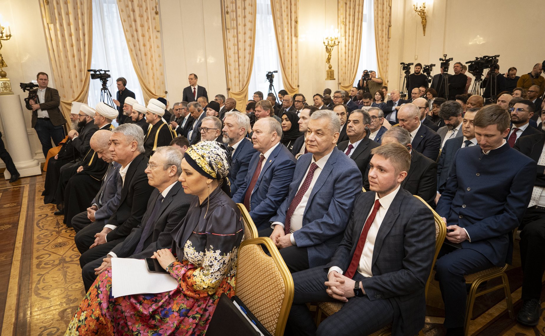 Фарит Мухаметшин принял участие во встрече руководства Группы «Россия – Исламский мир» с послами государств-членов Организации исламского сотрудничества