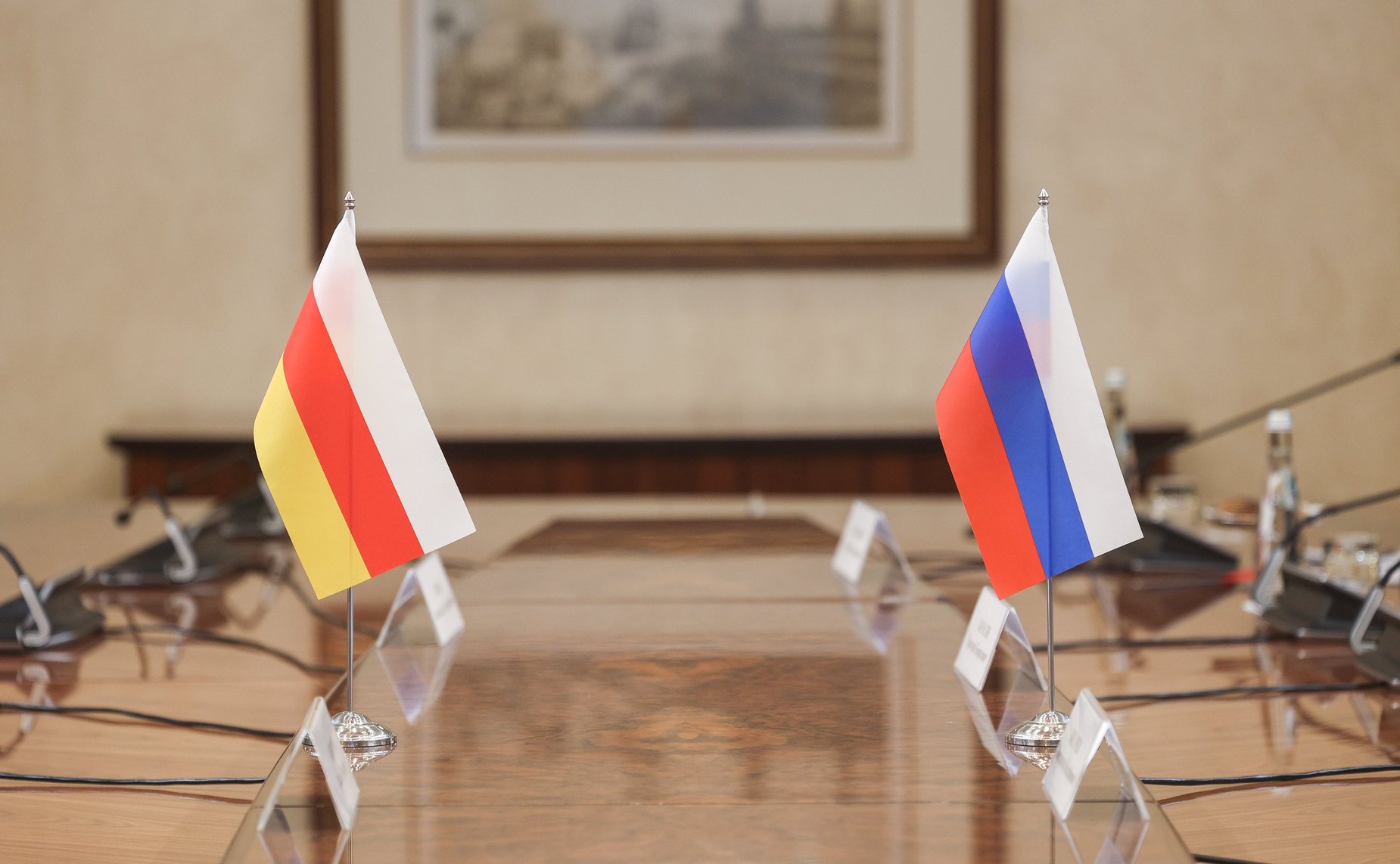 Заместитель Председателя СФ Константин Косачев провел встречу с группой международных наблюдателей на выборах Президента Российской Федерации от Южной Осетии