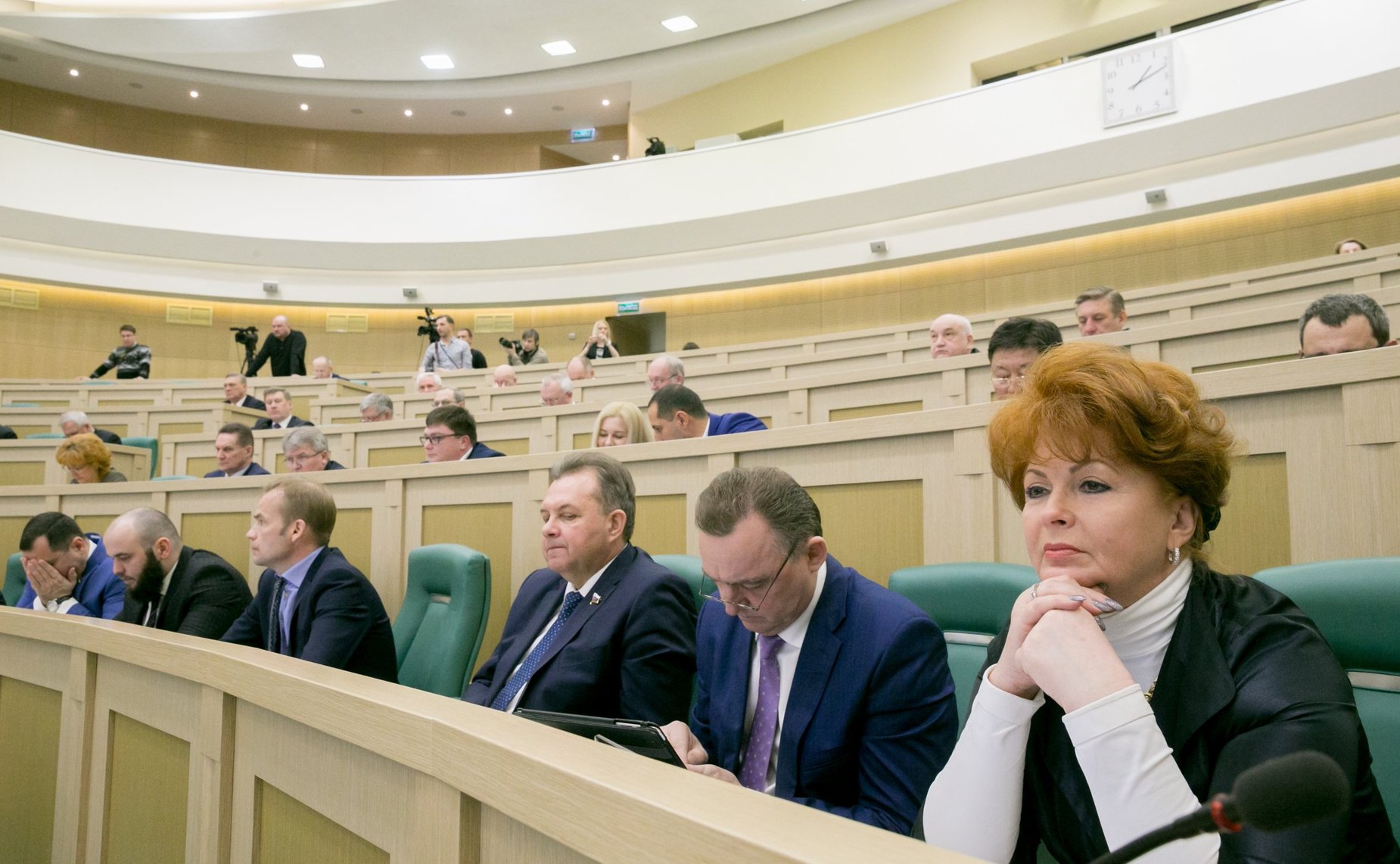 В зале заседания