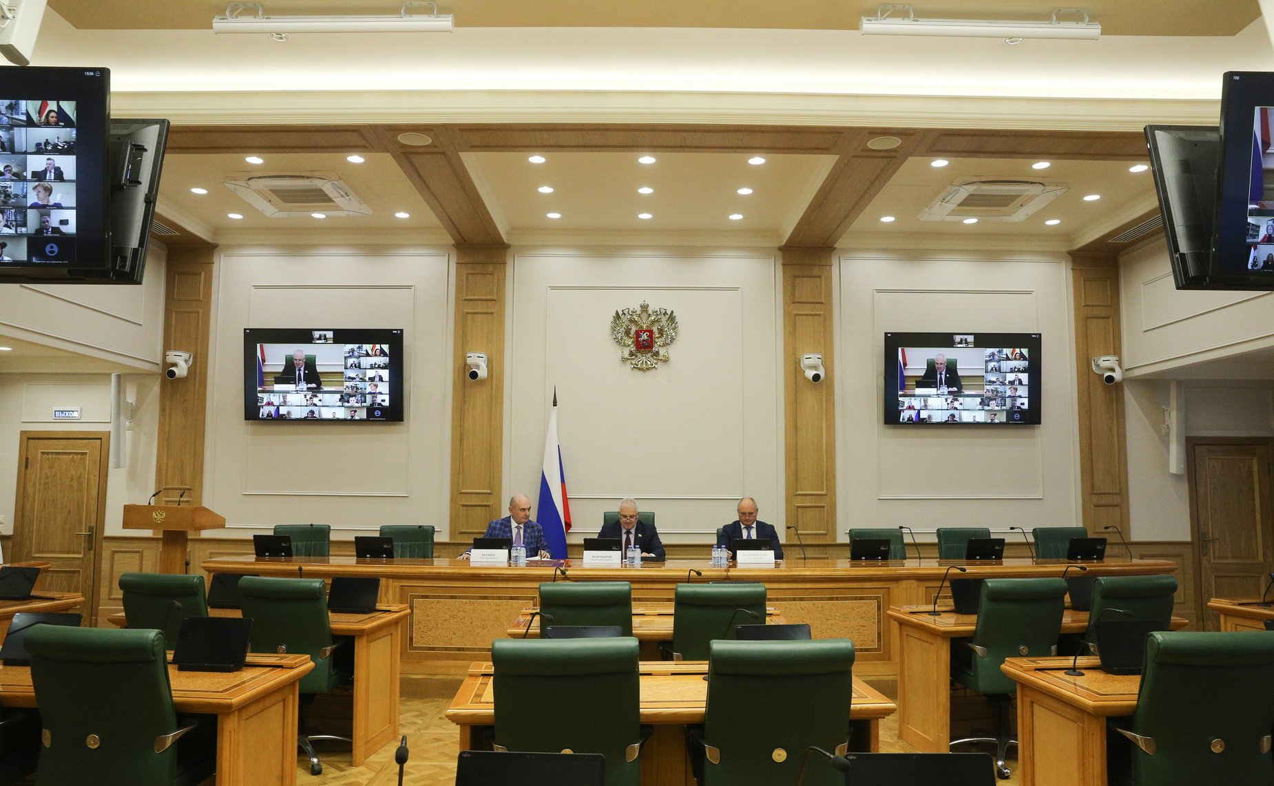 Сергей Мартынов провел в режиме видеоконференции заседание Секции по военно-промышленной политике и бюджету Комитета СФ по обороне и безопасности