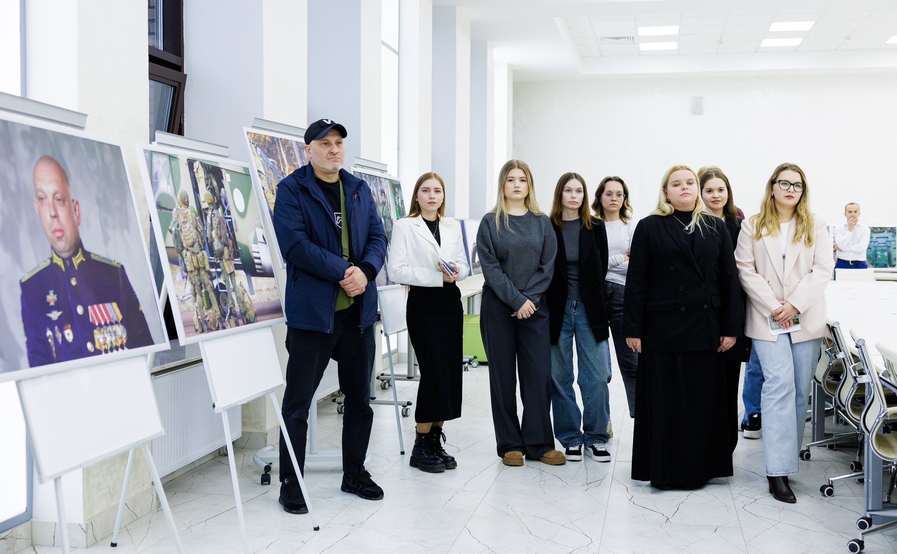 Айрат Гибатдинов представил фотовыставку «Герои Гостомеля» в Тимирязевской академии