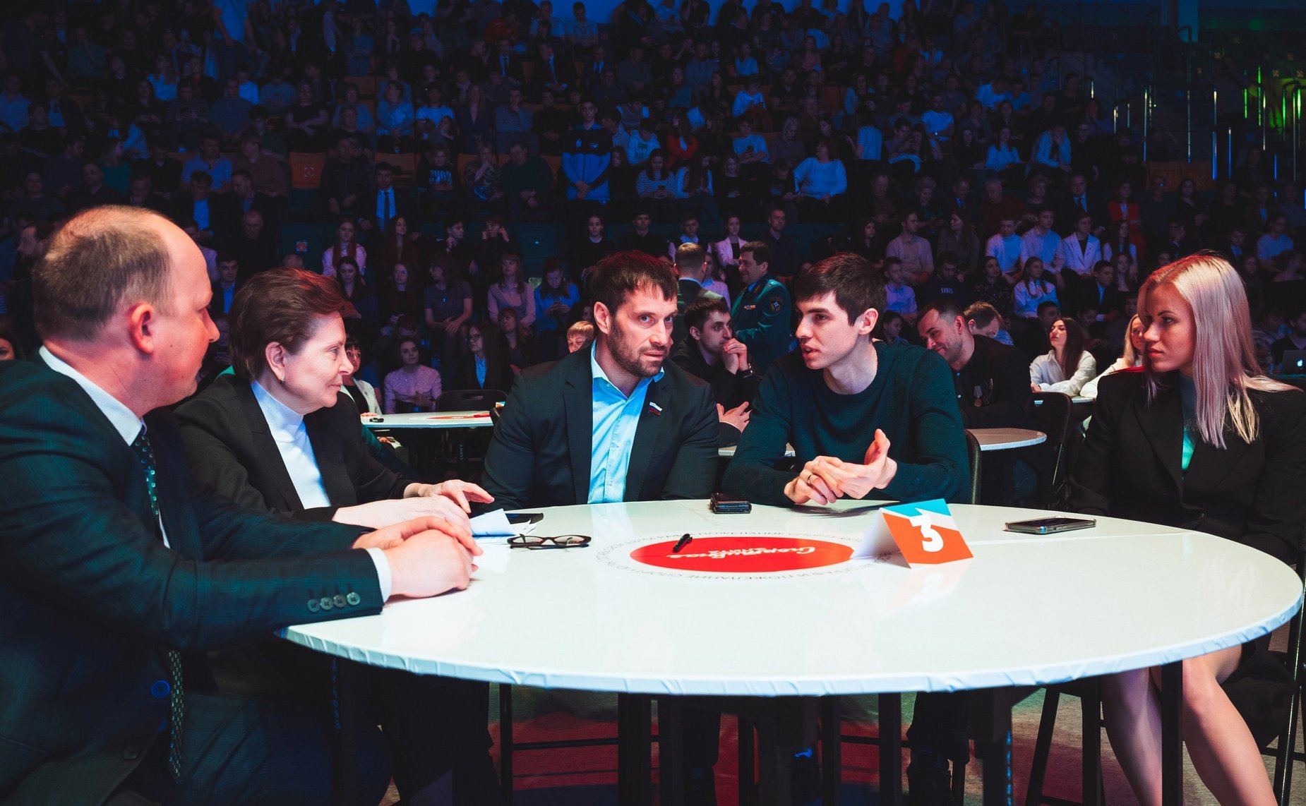 Эдуард Исаков принял участие в торжественной церемонии награждения лауреатов окружного конкурса «Спортивная Элита» в городе Ханты-Мансийске