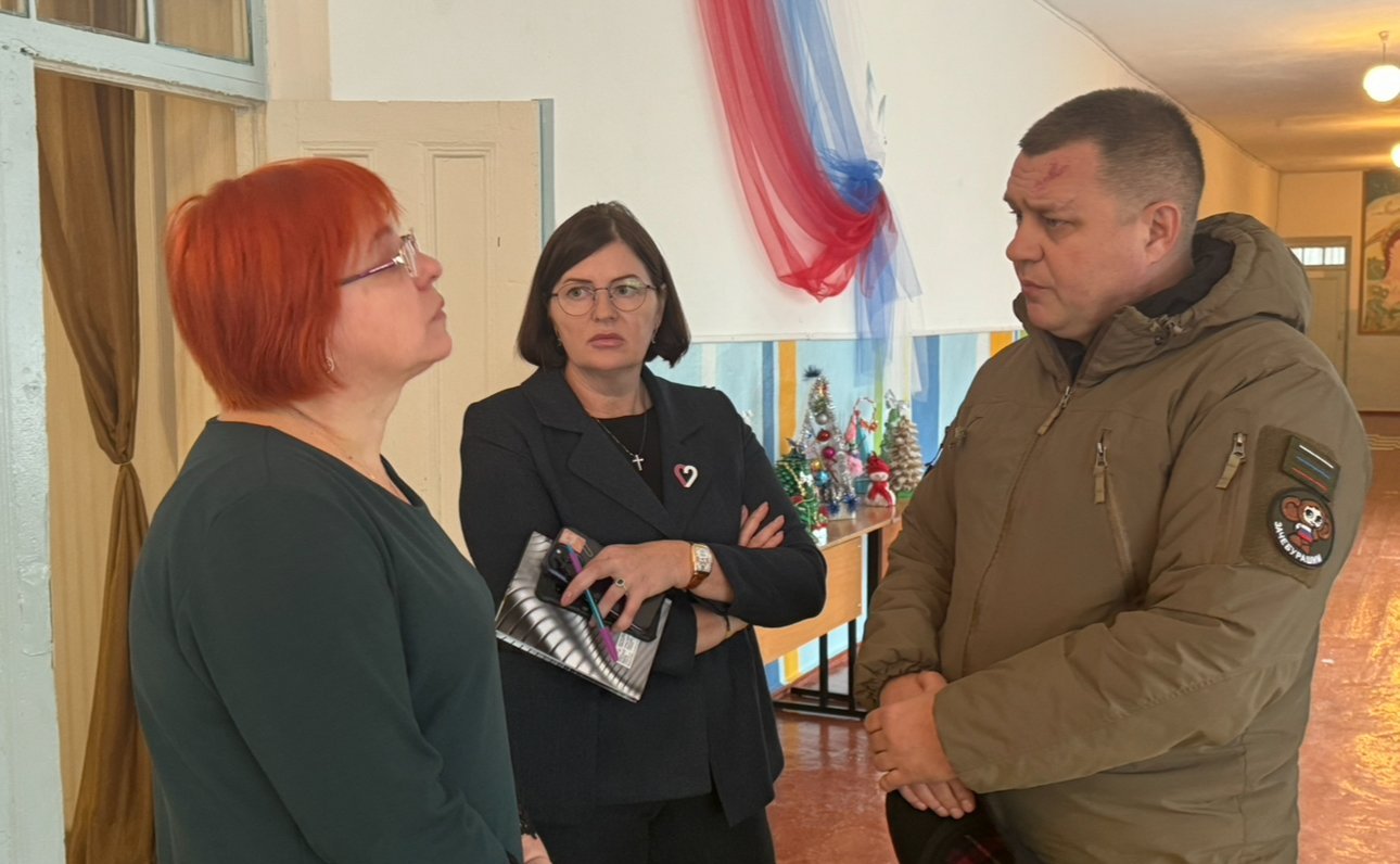 Игорь Кастюкевич вместе с министром труда и социальной защиты населения Херсонской области Аллой Бархатновой посетил социально-реабилитационный центр в Новокиевке