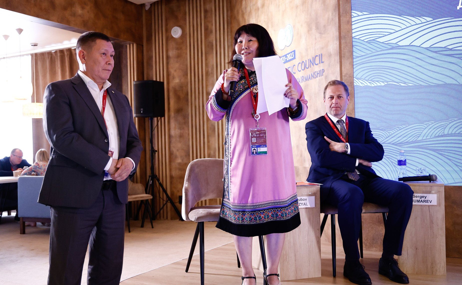Сессия «Диалог культур коренных народов России и Китая». Сенаторы принимают участие в VIII Восточном экономическом форуме