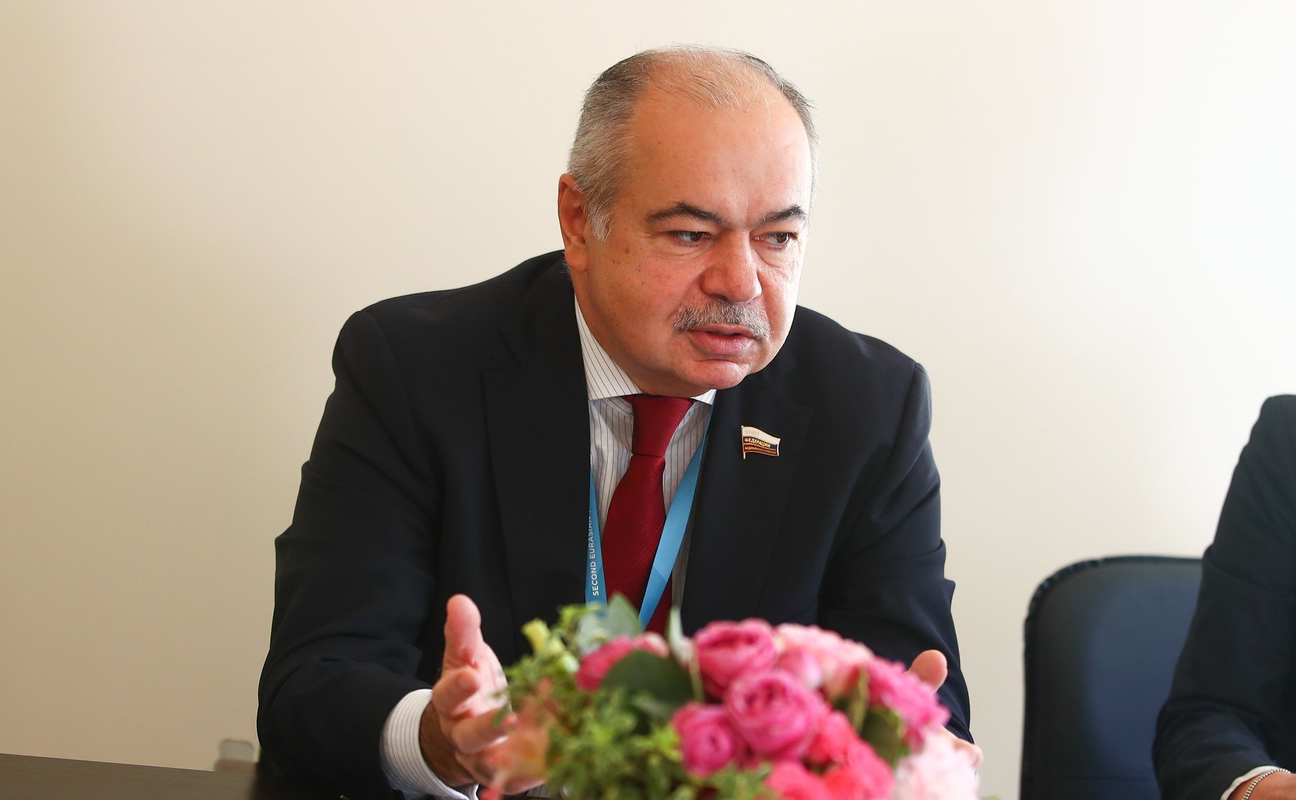 Встреча заместителя Председателя СФ И.Умаханова с первым заместителем Председателя Сената Республики Бурунди Спес-Карита Нджебарикануйе