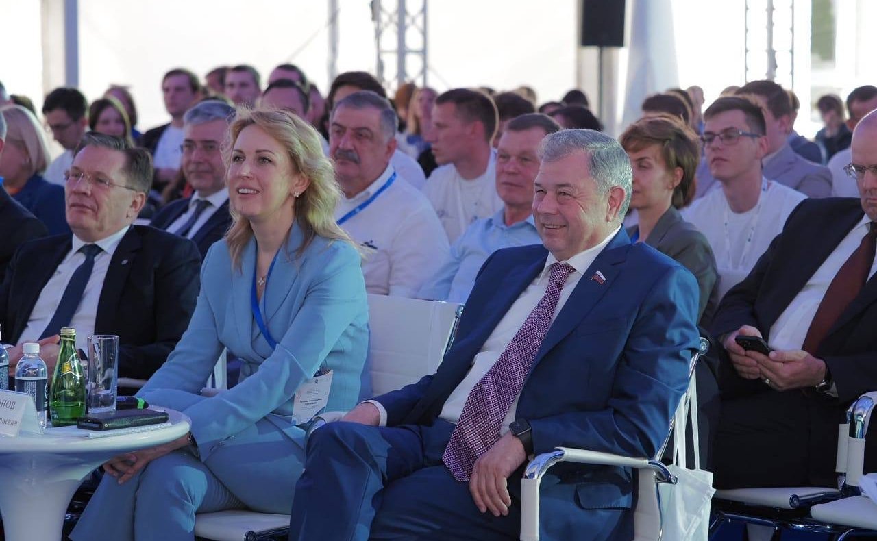 Анатолий Артамонов в рамках рабочей поездки в регион принял участие в работе агропромышленного форума «День Калужского поля»