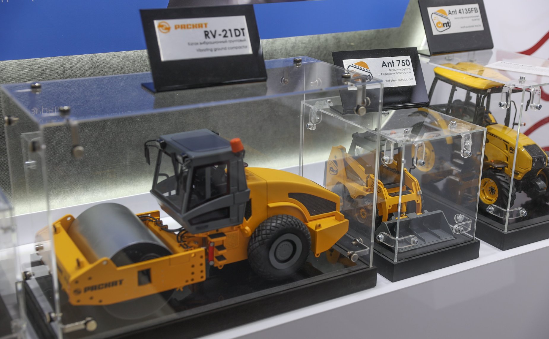 Валентина Матвиенко и Александр Авдеев посетили выставку, посвященную истории и культуре Владимирской области и основным направлениям развития региона