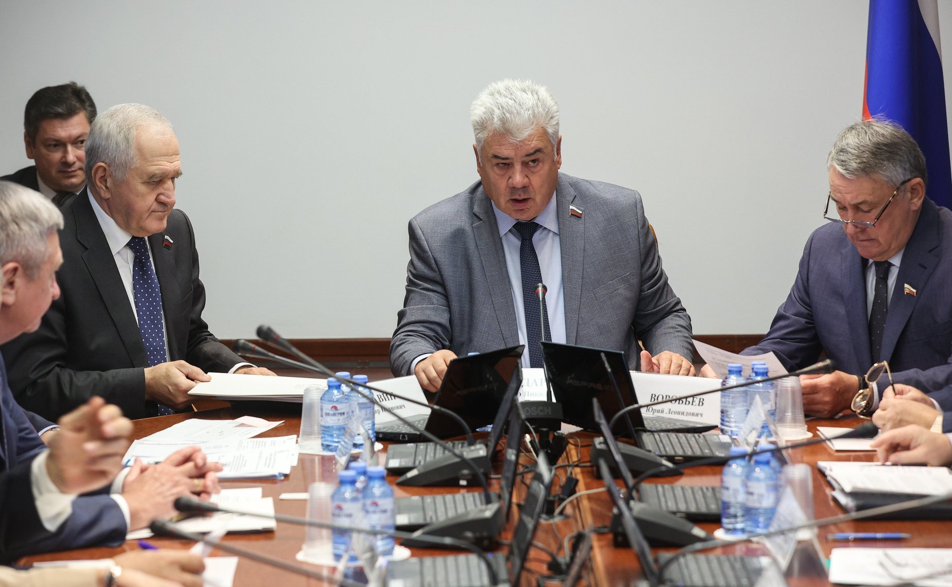 Виктор Бондарев