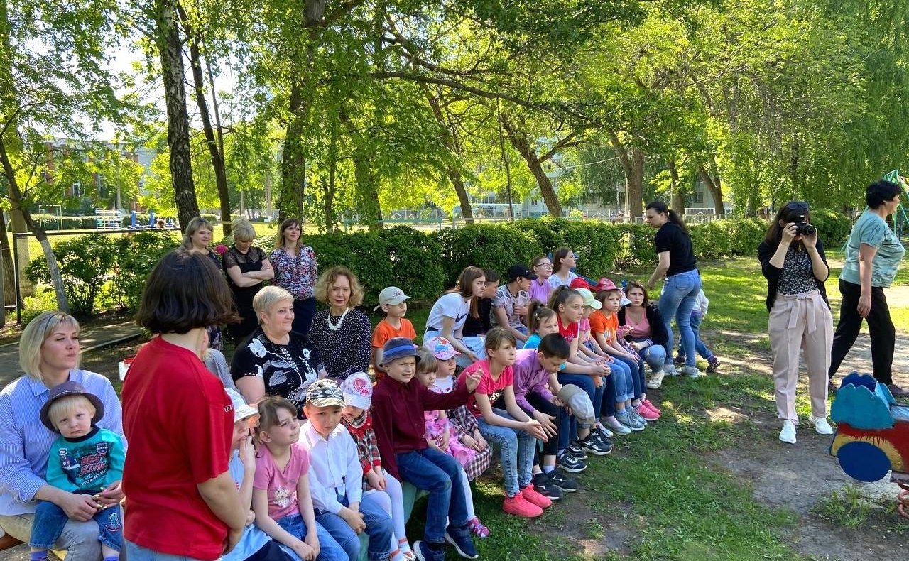 Айрат Гибатдинов в Международный день защиты детей посетил ряд детских образовательных учреждений региона