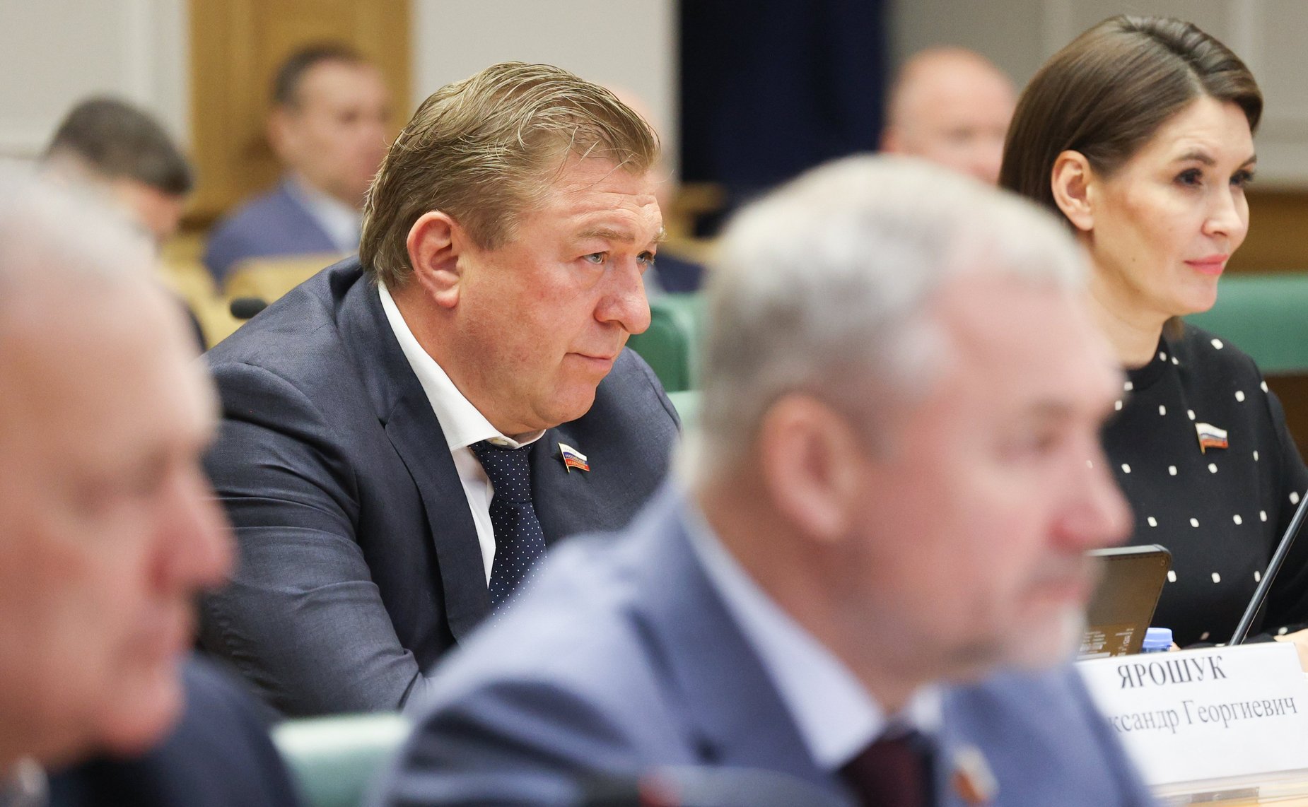 На заседании Комитета СФ по обороне и безопасности проведены консультации по предложенной Президентом РФ кандидатуре на должность Министра обороны