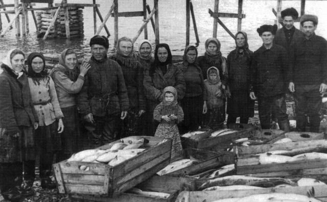 Эдуард Исаков в ходе работы в регионе сенатор обсудил проект уникального музея «Тыл — фронту» в городе Югорске