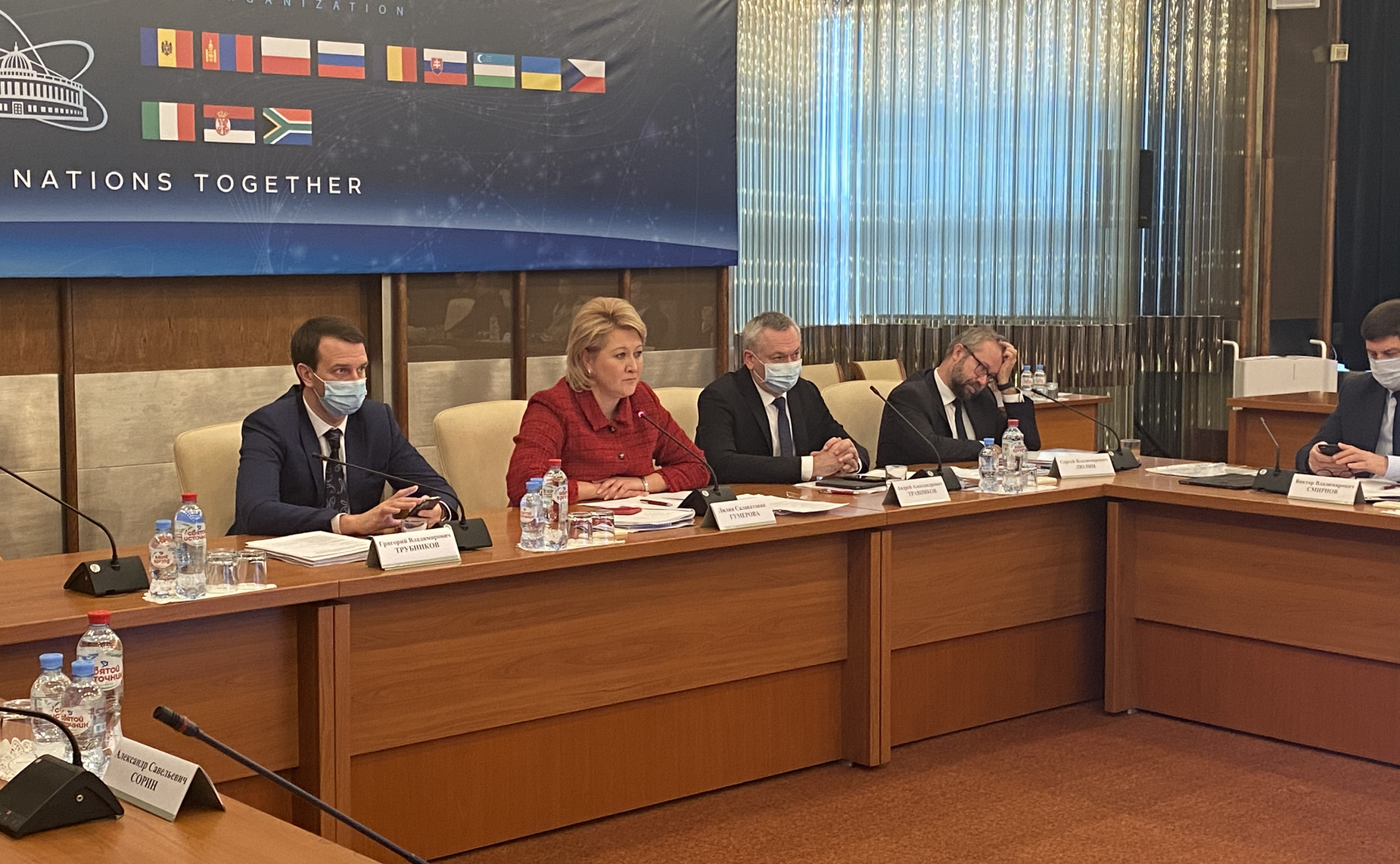 Комитет Совета Федерации по науке, образованию и культуре в г. Дубне Московской области провел совместно с Объединенным институтом ядерных исследований выездное заседание