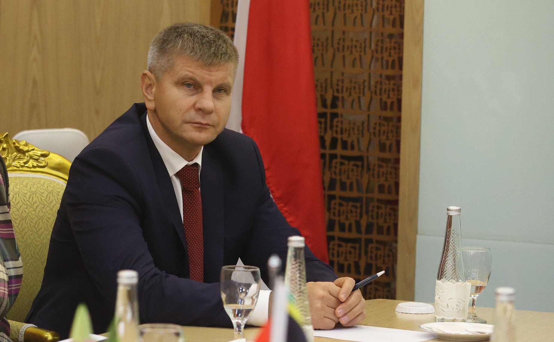Геннадий Голов