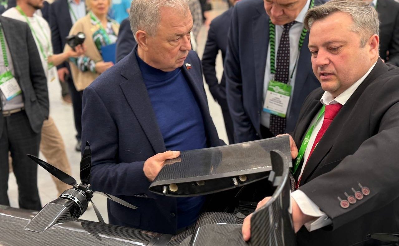 Анатолий Артамонов принял участие в мероприятиях III Всероссийского инновационного форума «Беспилотная эволюция. Бесшовный космос», а также в церемонии открытия VII Международного кинофестиваля «Циолковский»