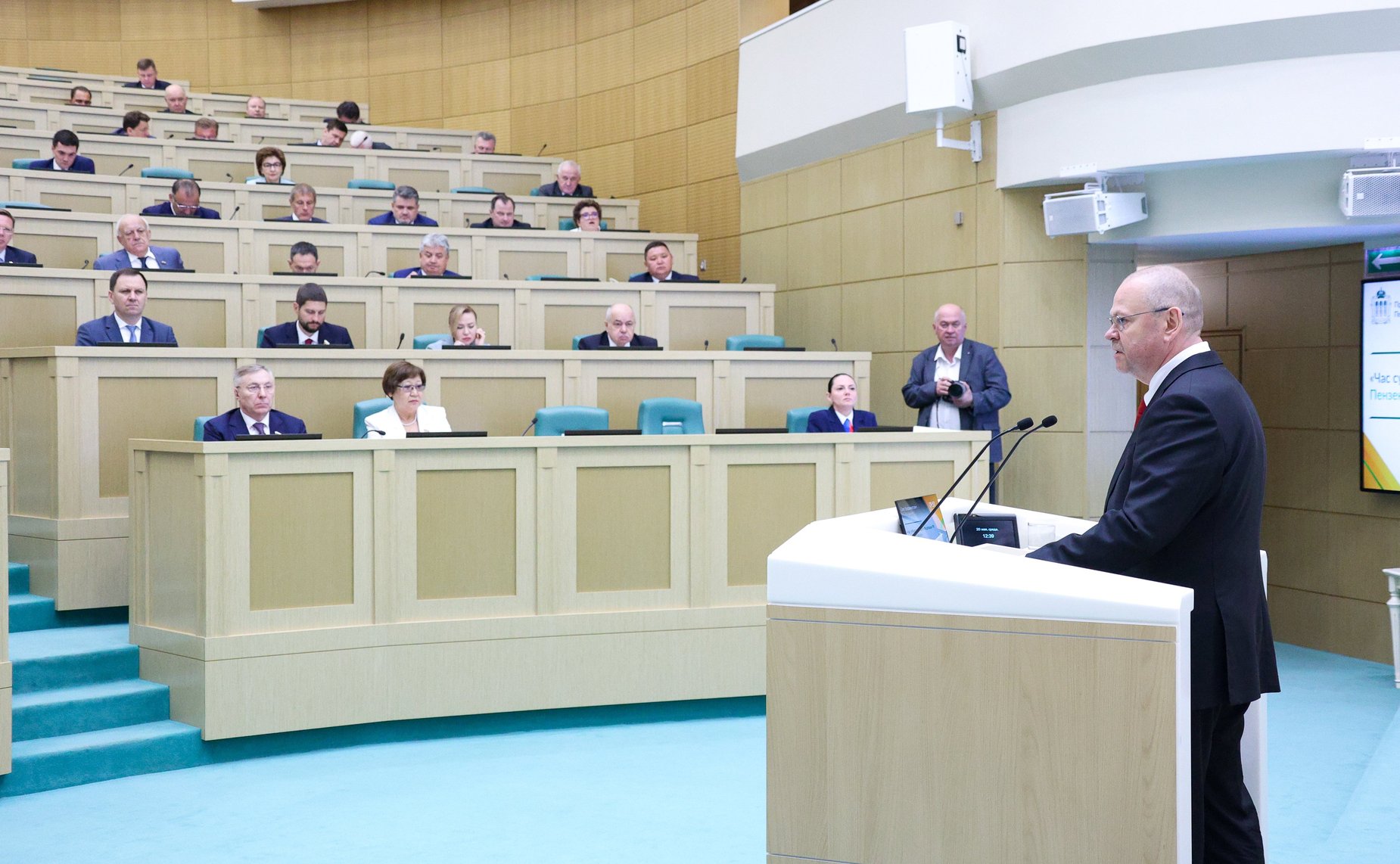 Губернатор Пензенской области Олег Мельниченко