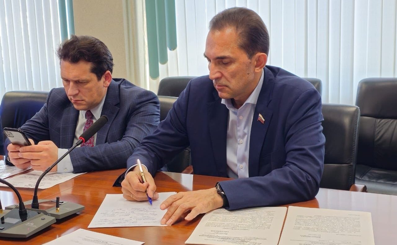 Андрей Хапочкин принял участие в совещании на Сахалине, посвященном вопросам работы операторов ТКО