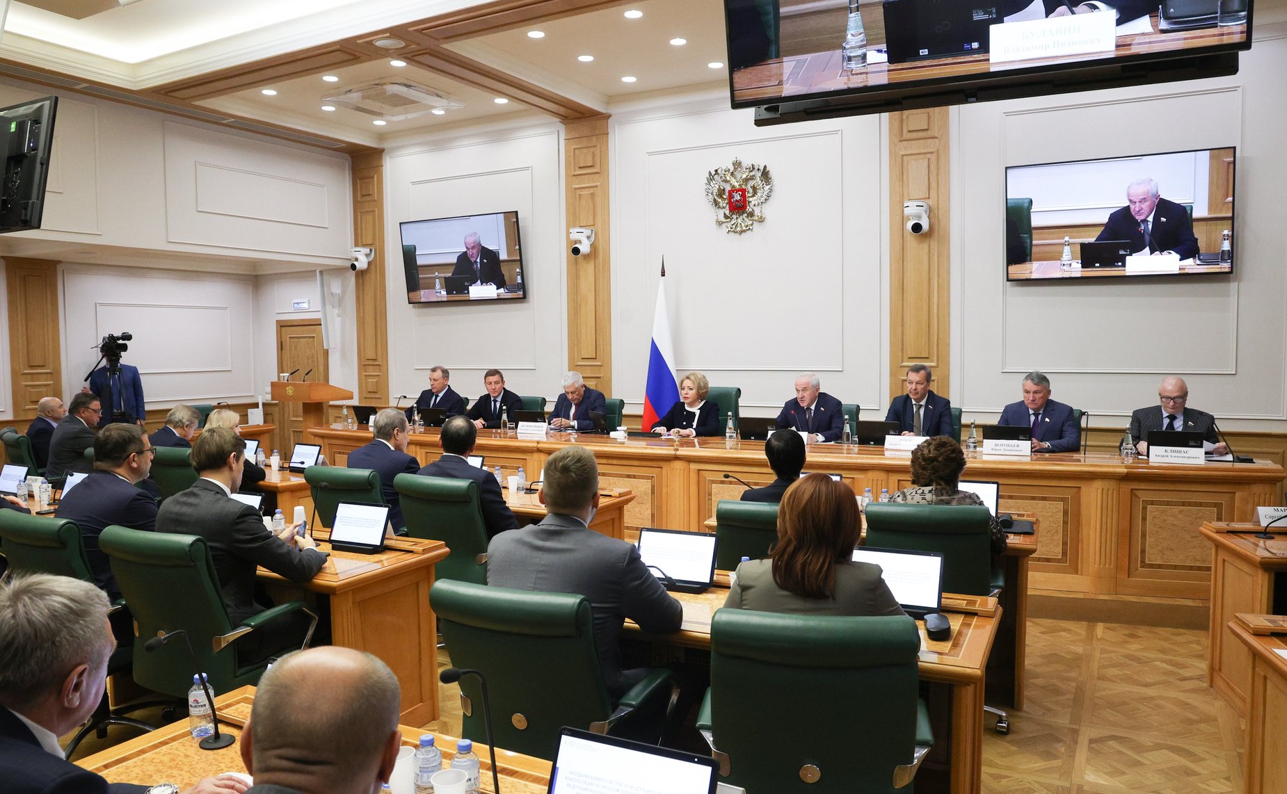 Состоялись консультации комитетов Совета Федерации по предложенной Президентом России кандидатуре на должность Министра внутренних дел РФ