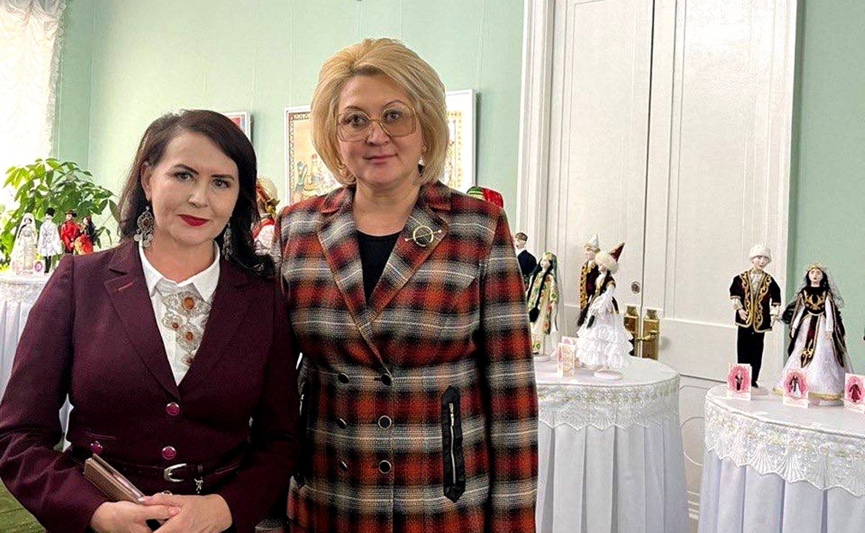 Председатель Комитета СФ по науке, образованию и культуре Лилия Гумерова приняла участие в открытии выставки «Созидая, учимся жить!»