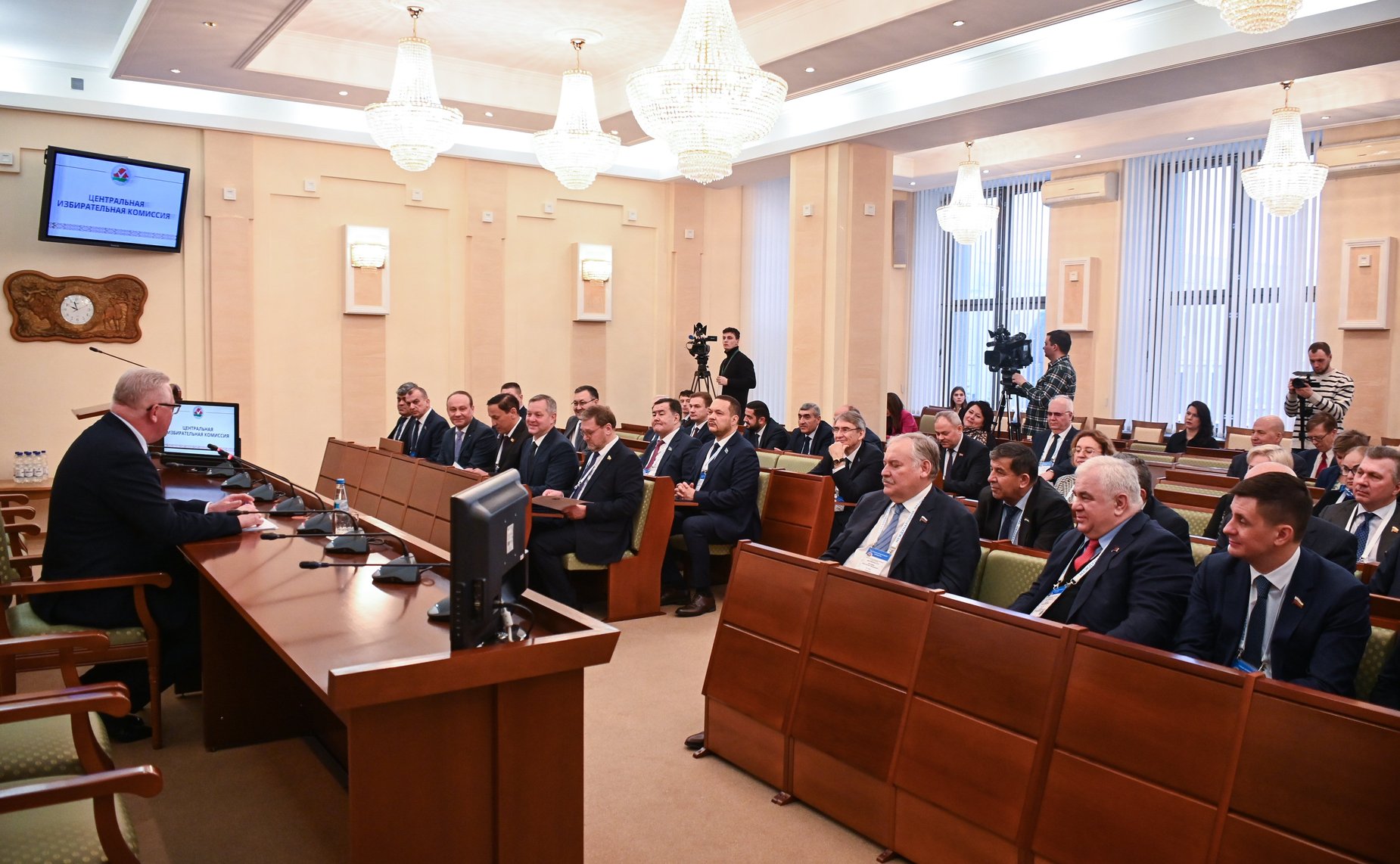 Российские законодатели в рамках визита провели встречу с Председателем Центральной избирательной комиссии Беларуси Игорем Карпенко