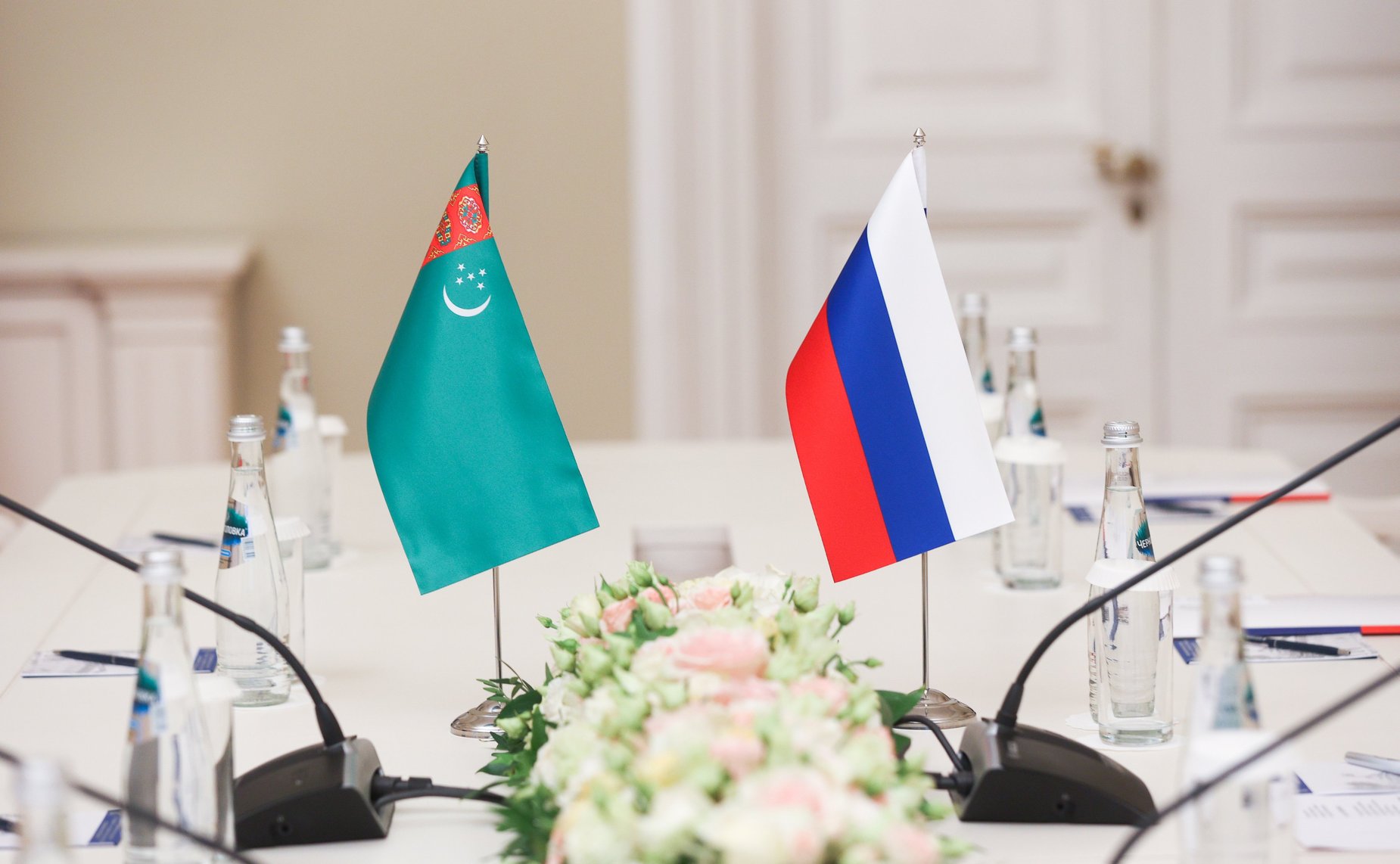 Встреча Председателя Совета Федерации Валентины Матвиенко и Огулджахан Атабаевой, возглавляющей делегацию Туркменистана на проходящем в Санкт-Петербурге Форуме «Содружество моды»