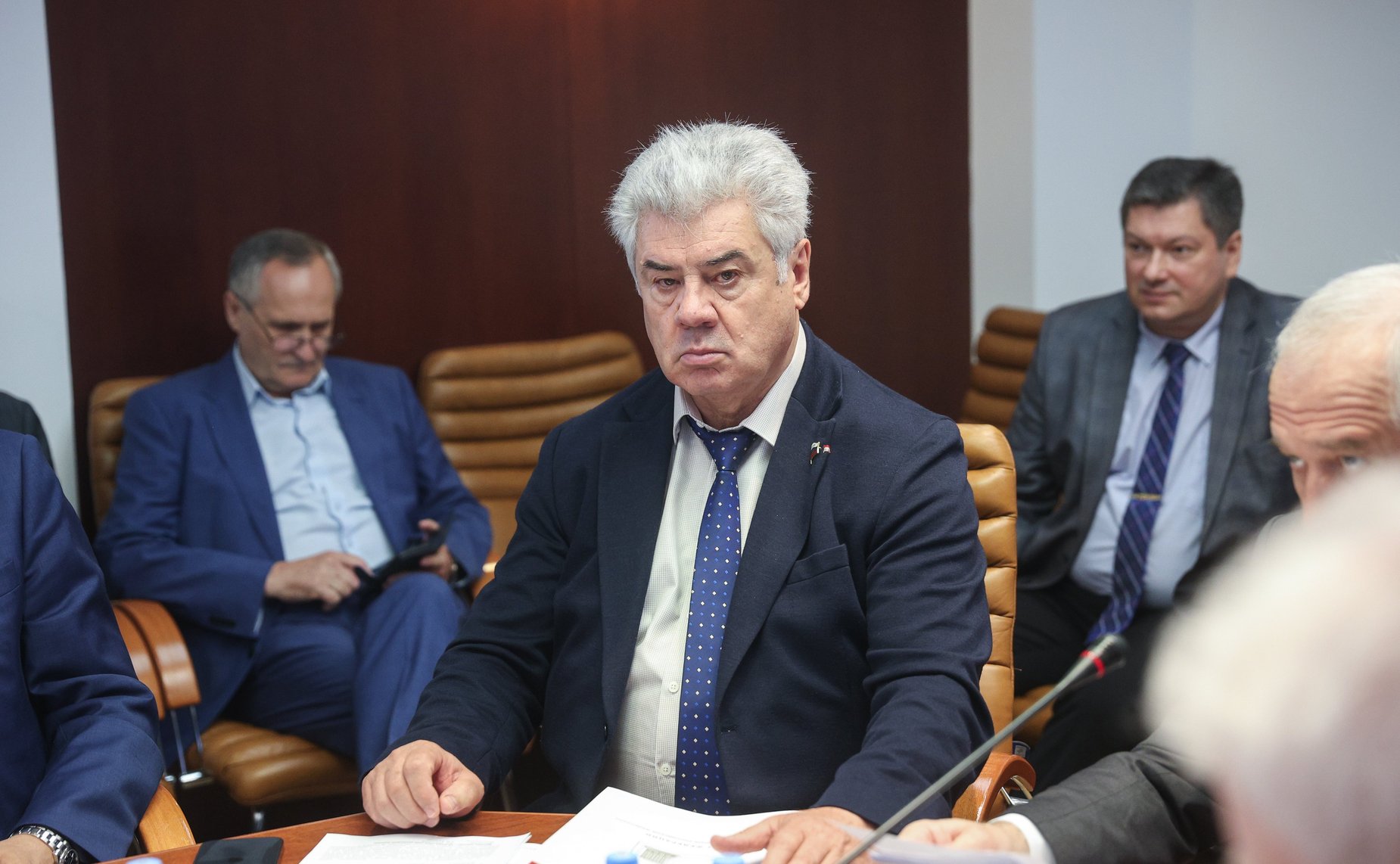 Виктор Бондарев