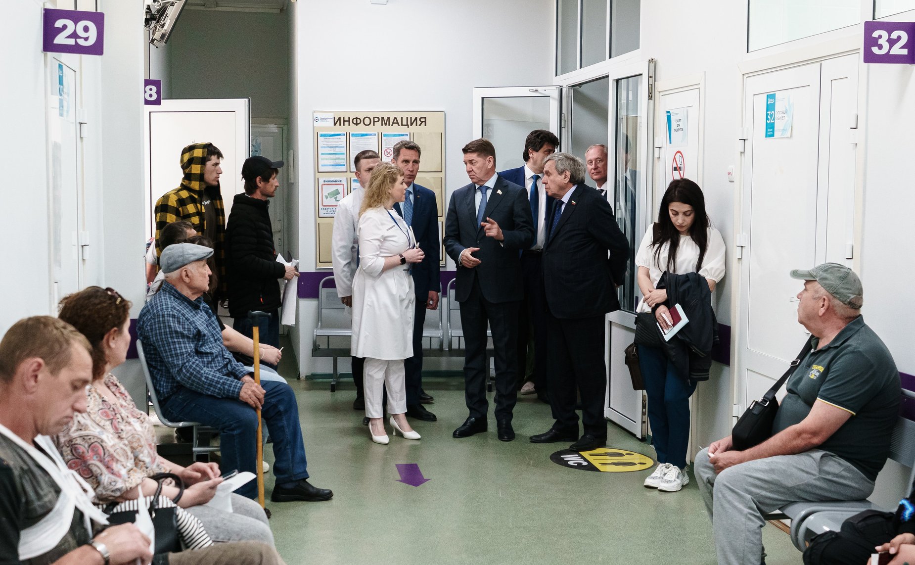 Сенаторы РФ осмотрели площадку строительства приемно-диагностического корпуса государственного бюджетного учреждения здравоохранения Тюменской области «Областная клиническая больница №2»