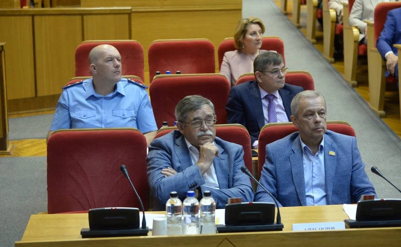 Николай Владимиров выступил с докладом на XXXV сессии Госсовета Чувашии