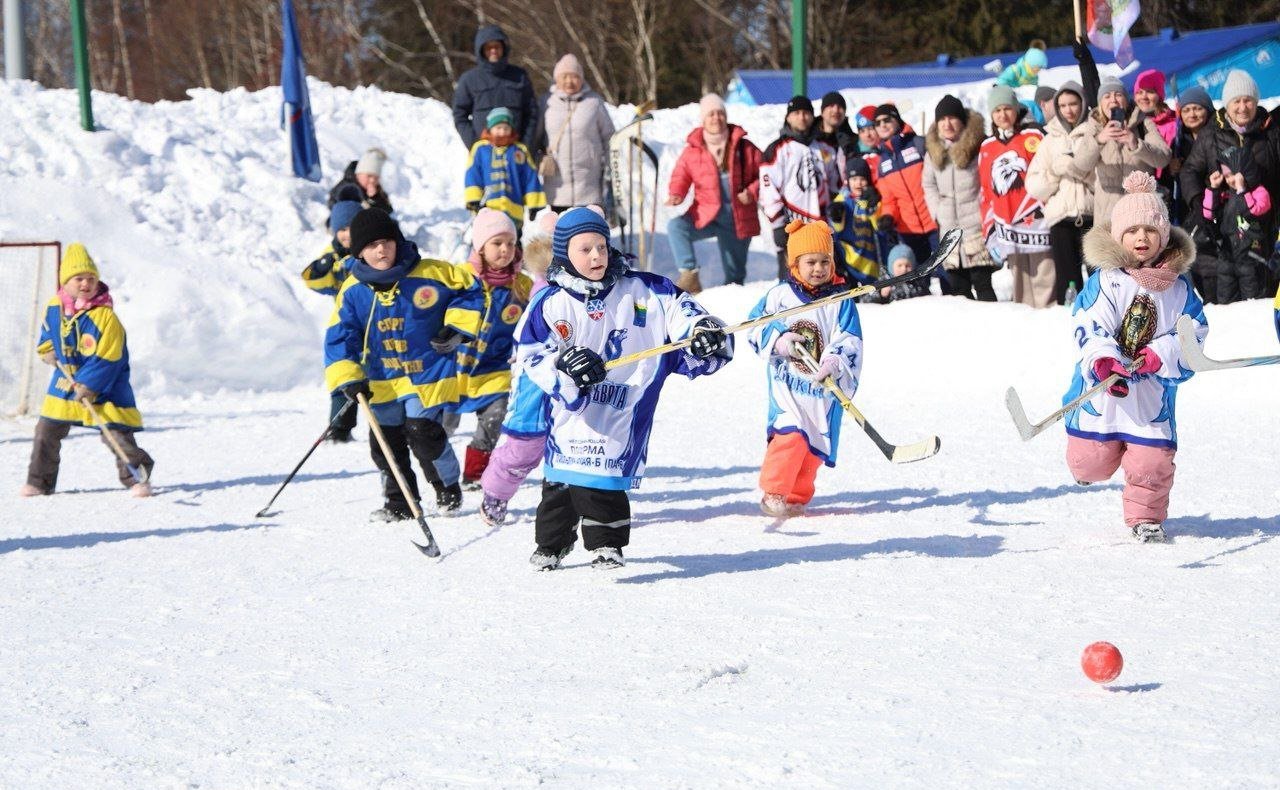 Андрей Хапочкин посетил чемпионат детсадовской хоккейной лиги «Хоккей в валенках»