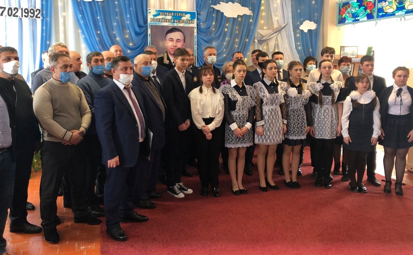 Оксана Хлякина приняла участие в памятных мероприятиях, посвященных 30-летию подвига Героя России, генерал-майора авиации Суламбека Осканова