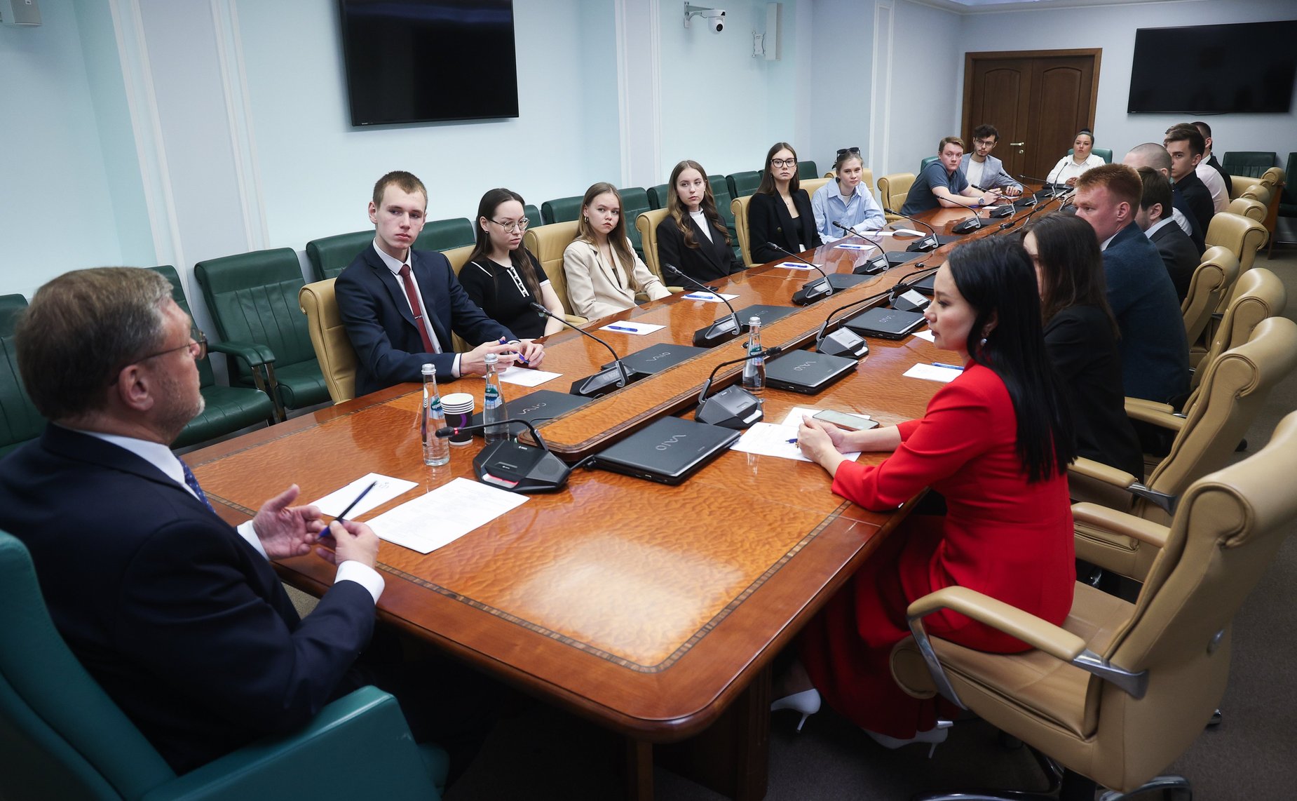 Заместитель Председателя Совета Федерации Константин Косачев провел встречу со студентами – уроженцами Республики Марий Эл, обучающимся в высших учебных заведениях Москвы