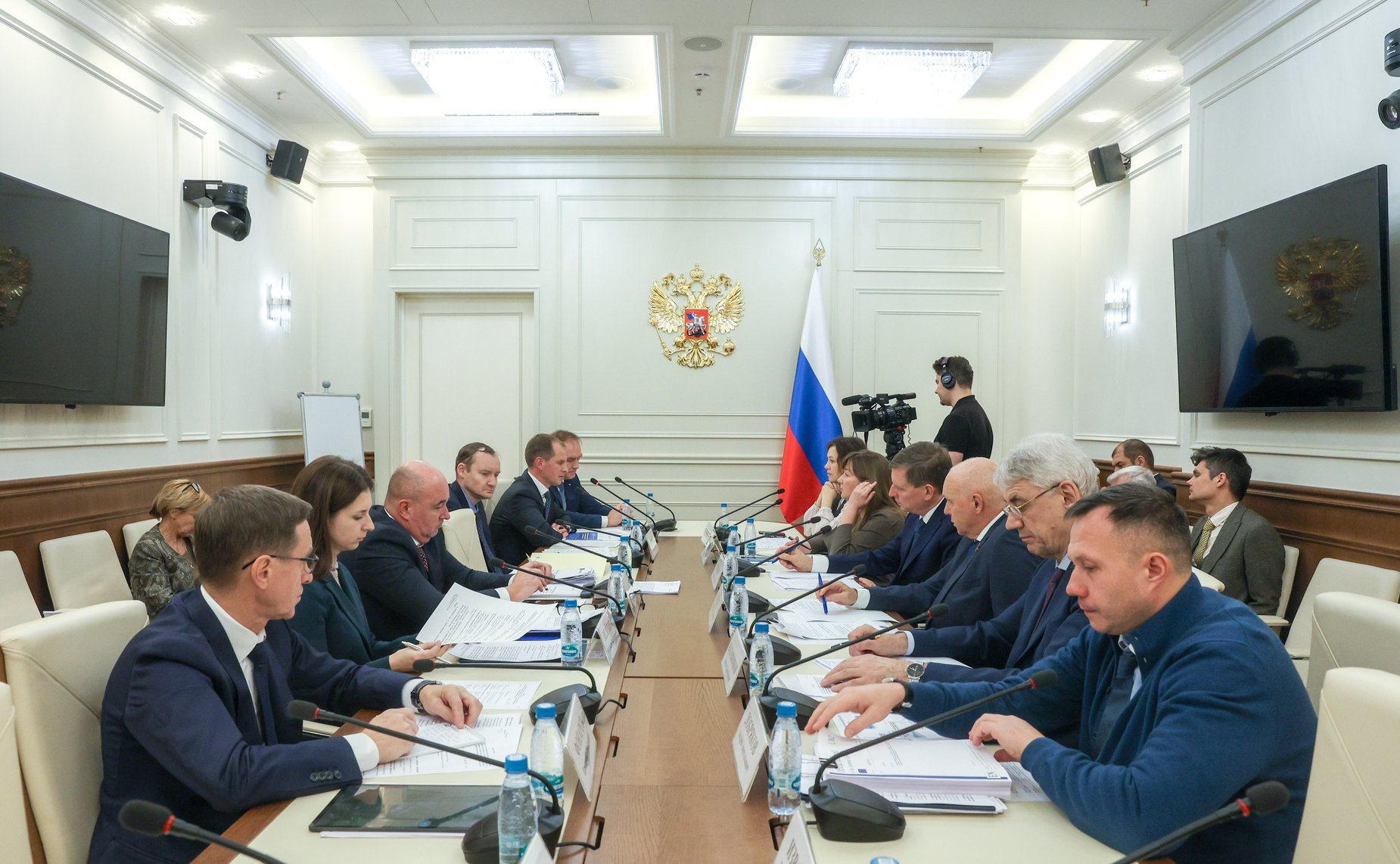 Круглый стол Комитета СФ по экономической политике «О реализации мер по обеспечению транспортной независимости Российской Федерации за счет расширения производства отечественной авиационной техники»