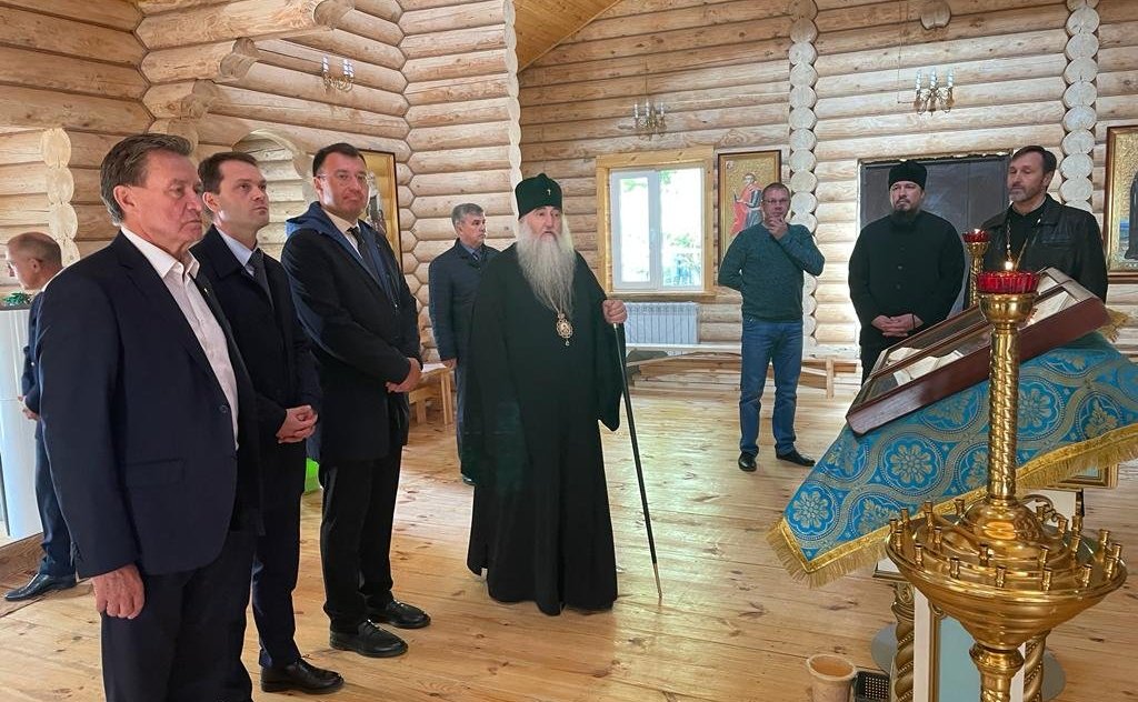 Сергей Рябухин также принял участие в Божественной литургии в храме во имя святого благоверного великого князя Александра Невского города Ульяновска