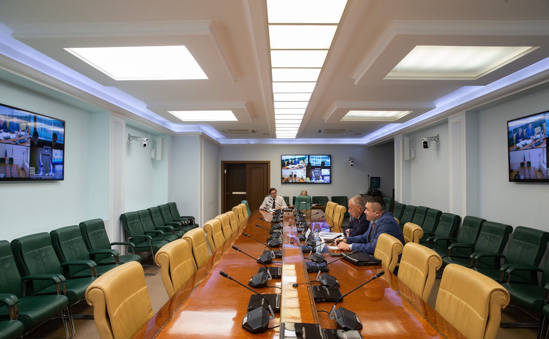 Совещание Комитета СФ по аграрно-продовольственной политике и природопользованию на тему «Развитие сельскохозяйственной авиации: проблемы и перспективы» в режиме видеоконференции