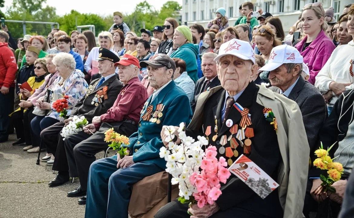 Председатель Комитета СФ по федеративному устройству, региональной политике, местному самоуправлению и делам Севера Андрей Шевченко принял участие в торжественной встрече «Поезда Победы» на вокзале Оренбурга
