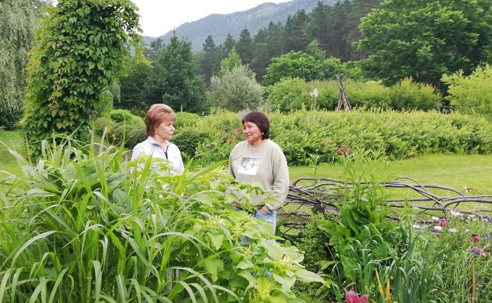 Татьяна Гигель в ходе рабочей командировки по региону побывала в республиканском ботаническом саду – филиале ЦСБС СО РАН