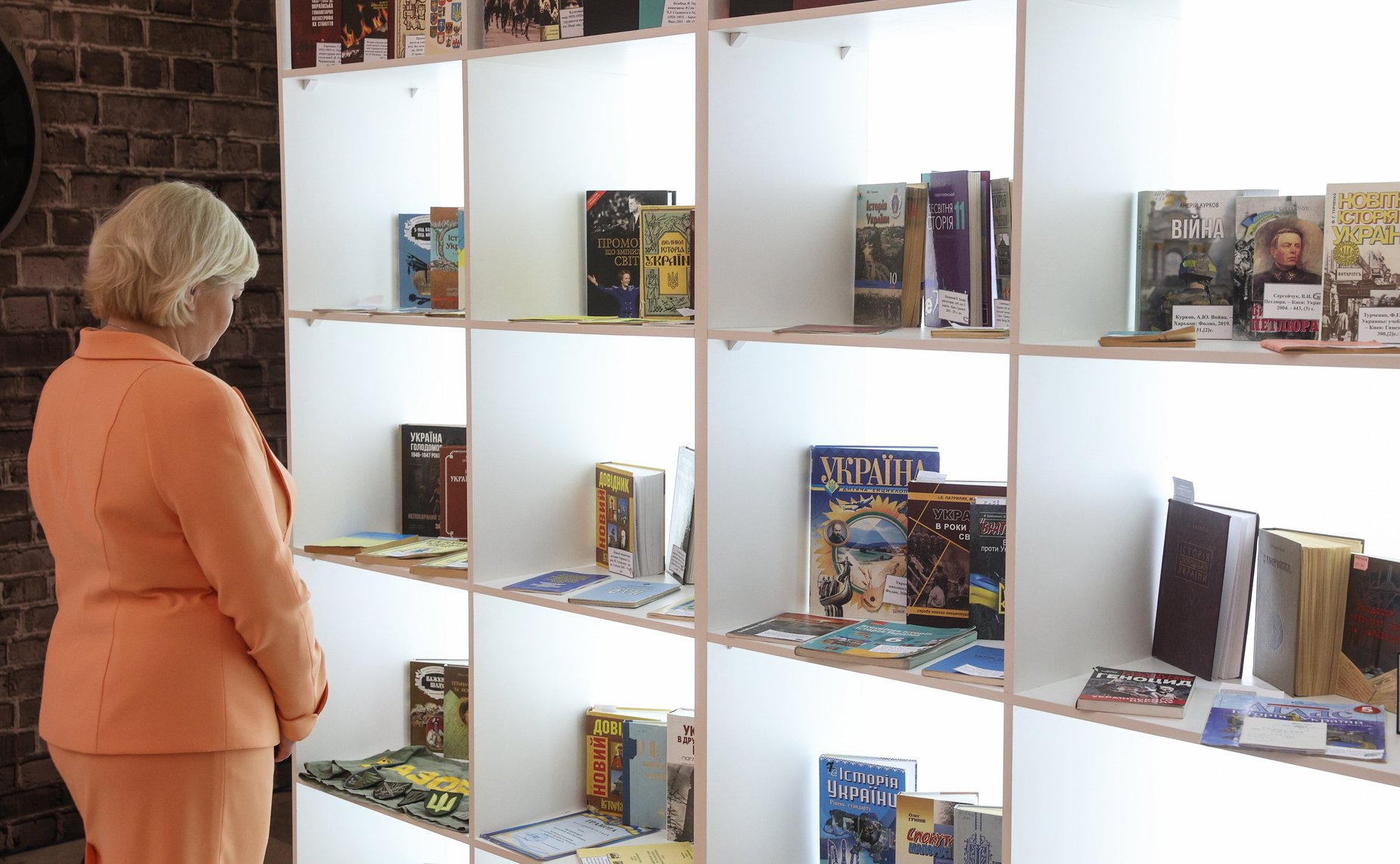 Юрий Воробьев и Дмитрий Василенко открыли в Совете Федерации выставку «Невыученные уроки истории. Связь времен. Пропаганда ненависти»