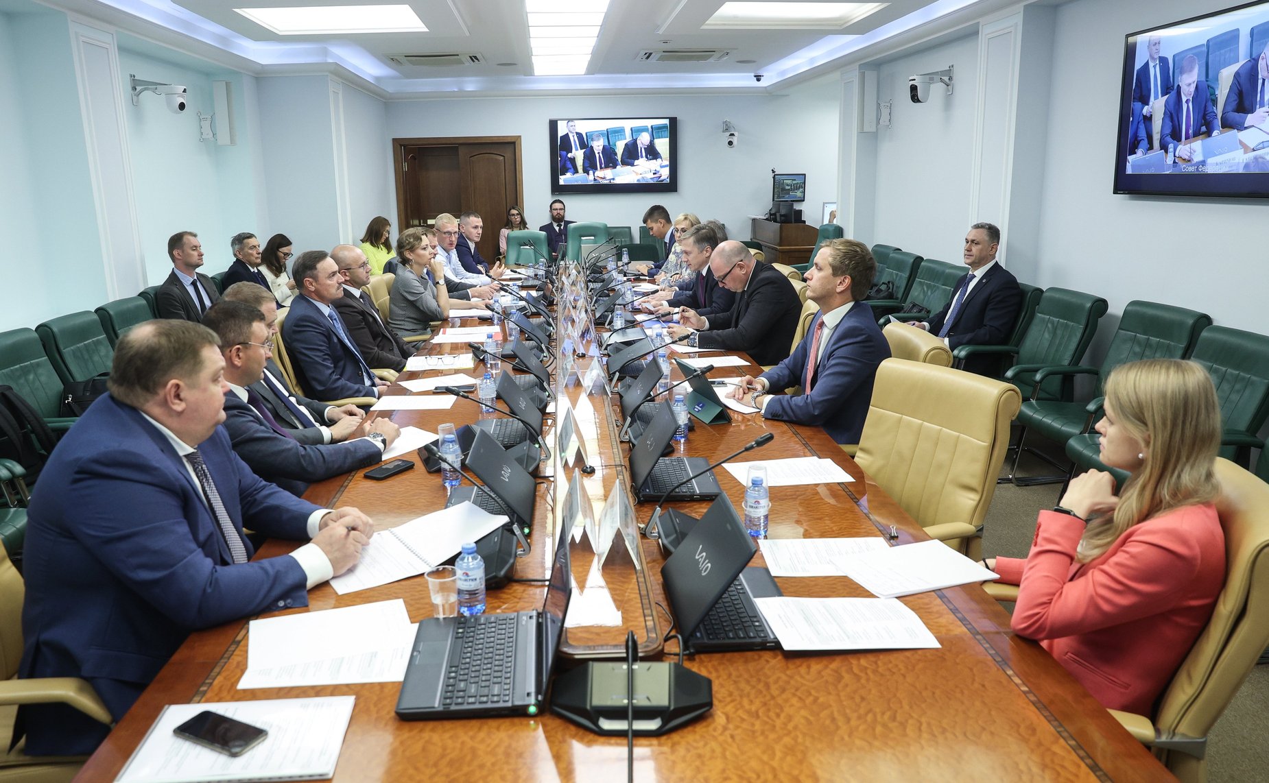 Круглый стол Комитета СФ по экономической политике на тему «Перспективы импортозамещения в дорожно-строительной отрасли»